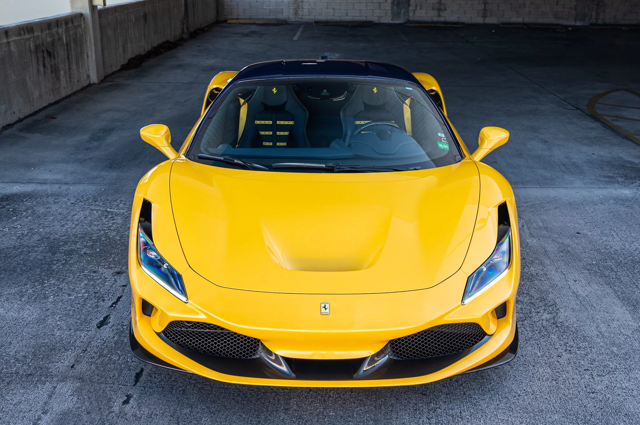 Giallo Triplo Strato Ferrari F8
