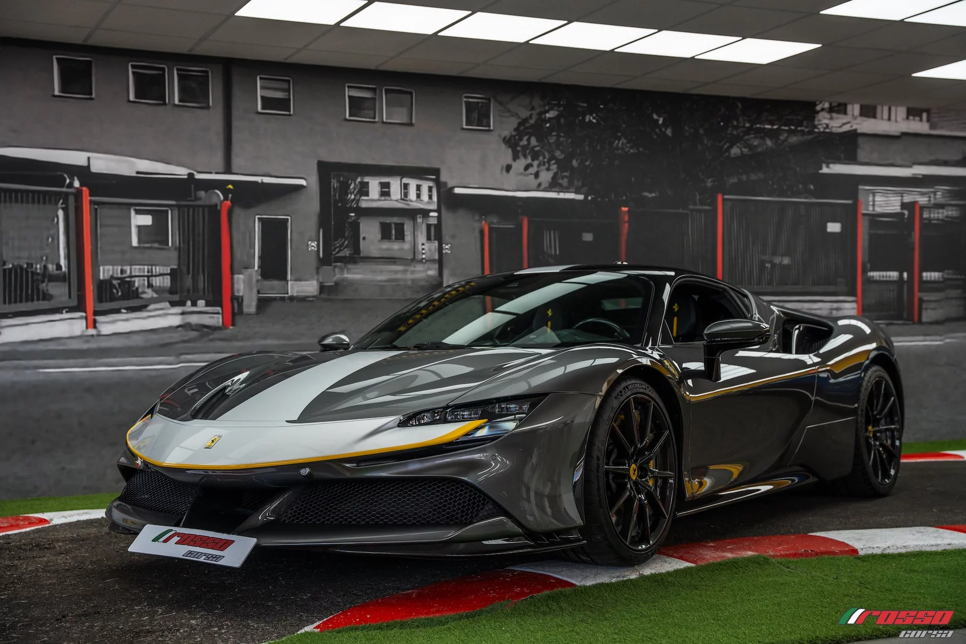 Grigio Ferro Ferrari SF90