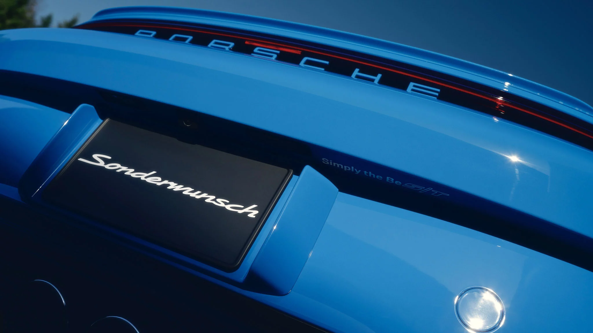 Dani Blue Porsche 911 S/T