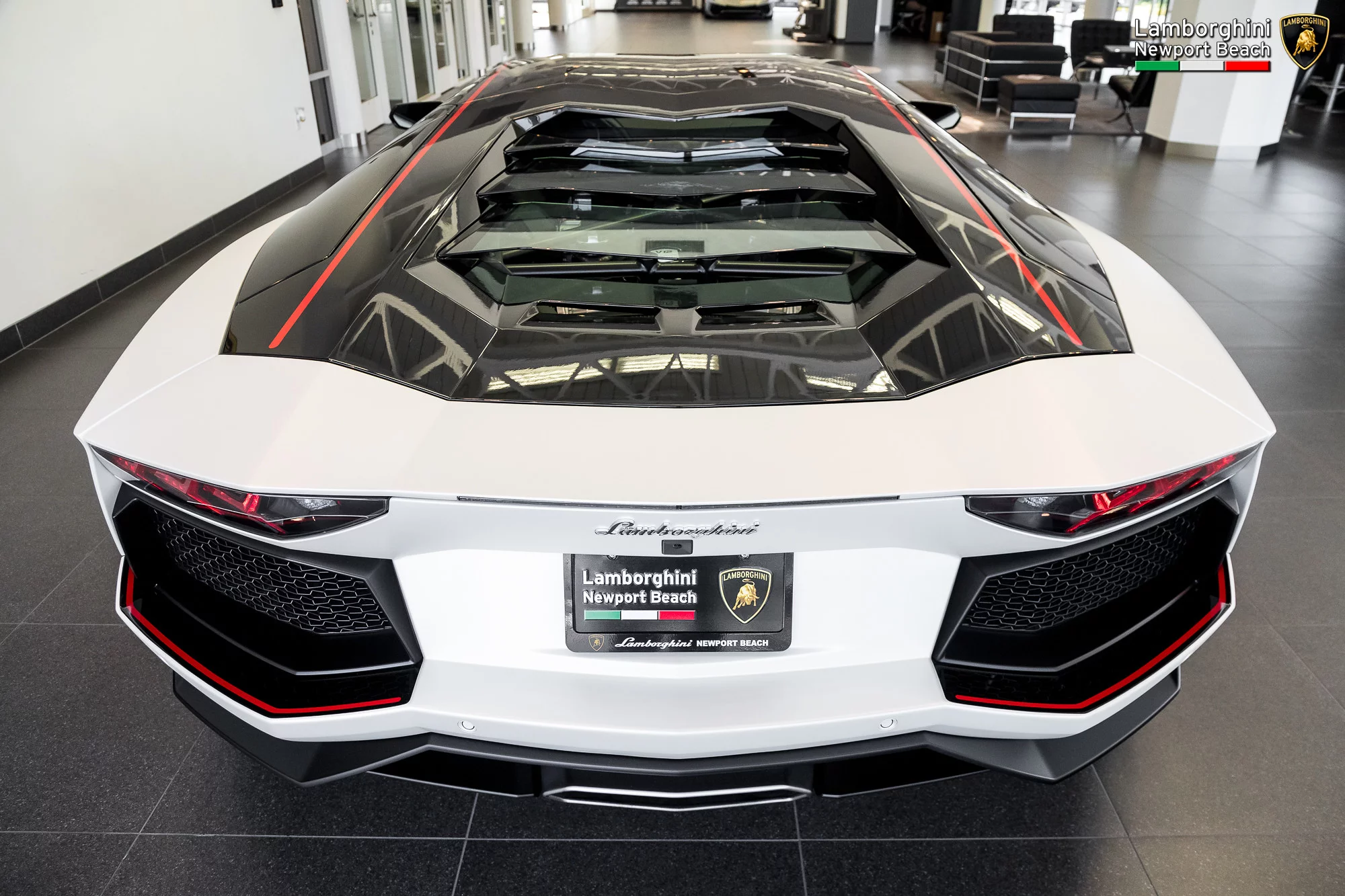 Bianco Canopus Lamborghini Aventador