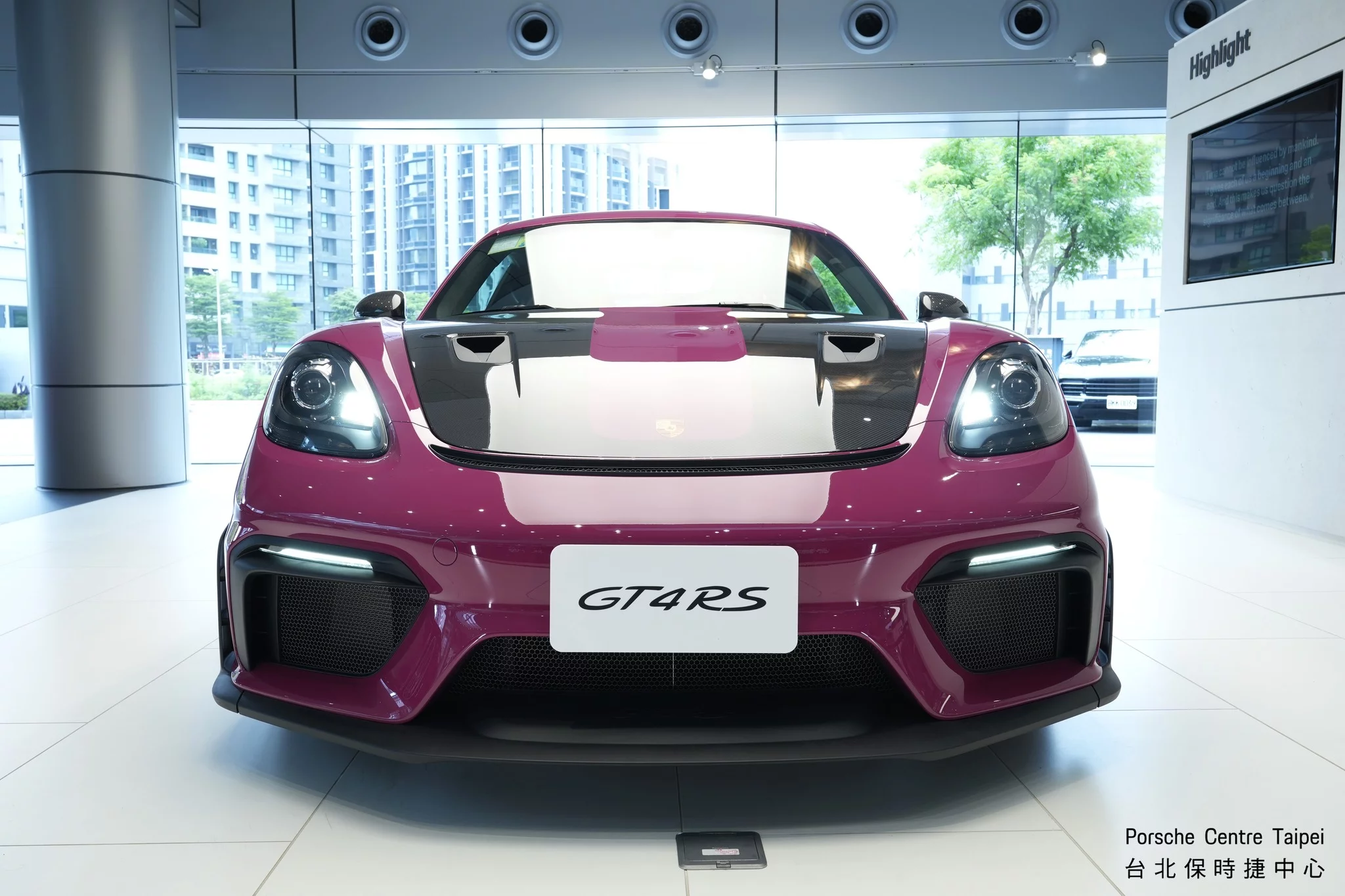 Ruby Star Porsche 718 Cayman GT4 RS