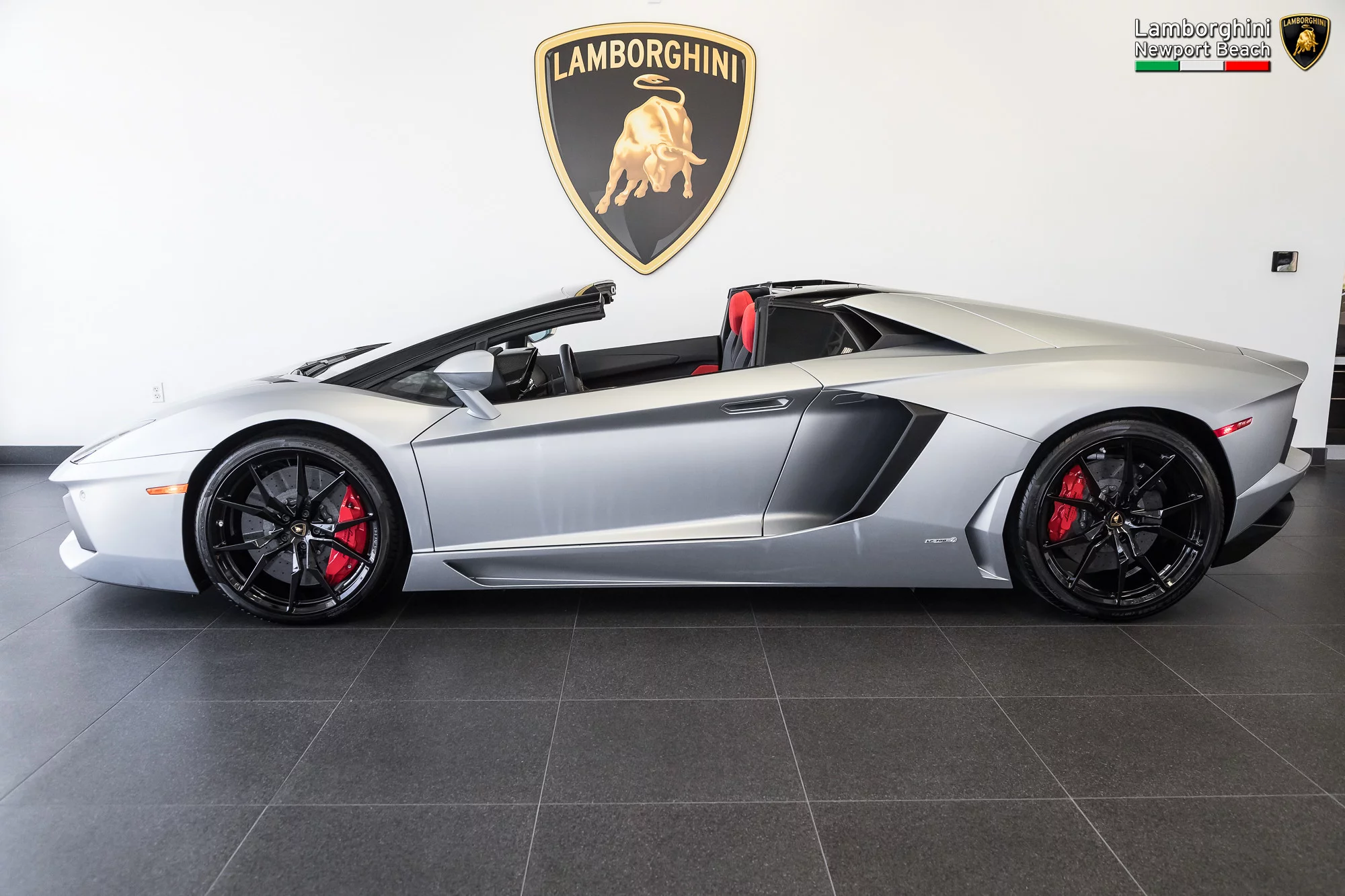 Grigio Artis Lamborghini Aventador