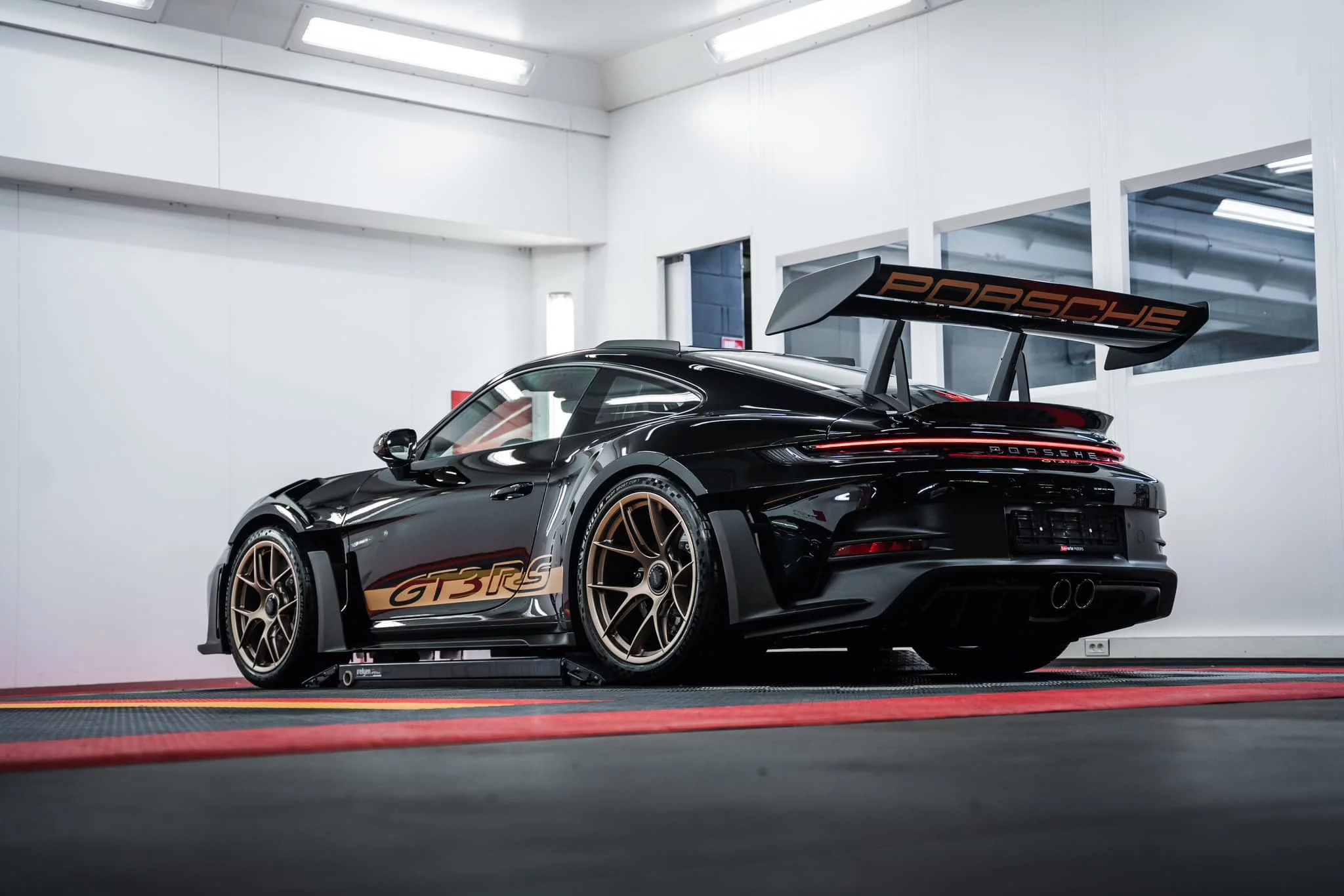 Black Porsche 911 GT3 RS