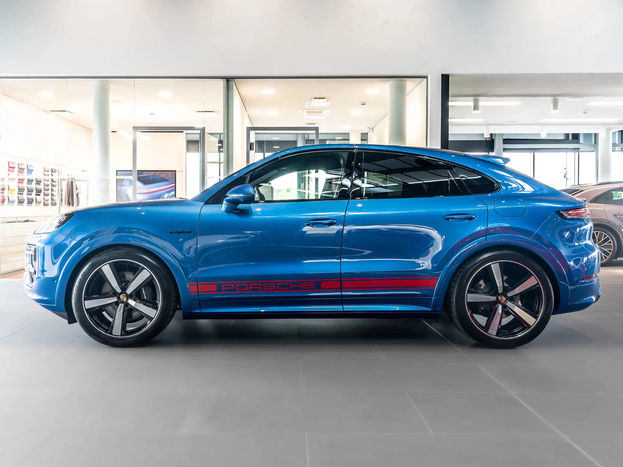 Sapphire Blue Metallic Porsche Cayenne