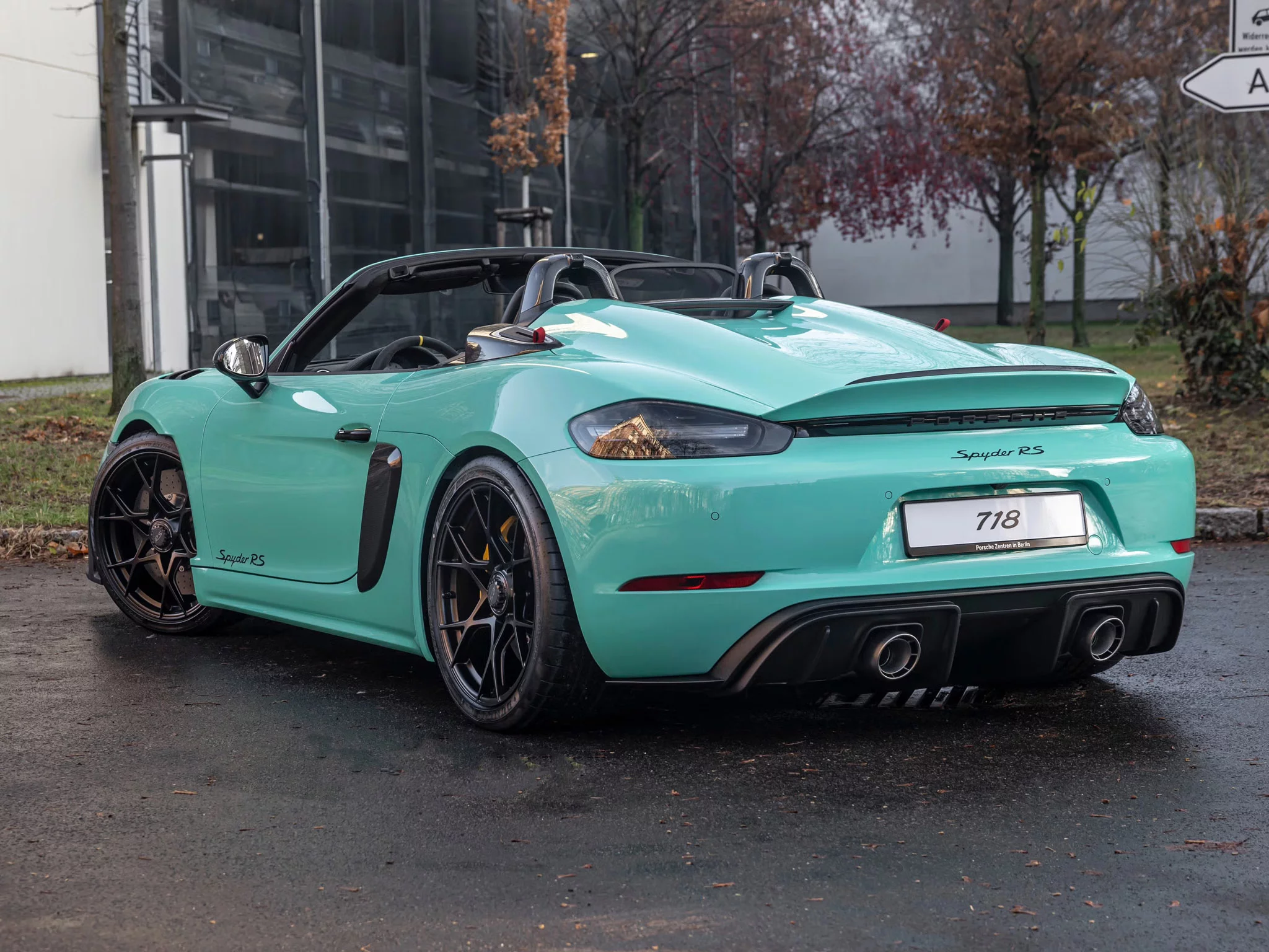 Mint Green Porsche 718 Spyder RS