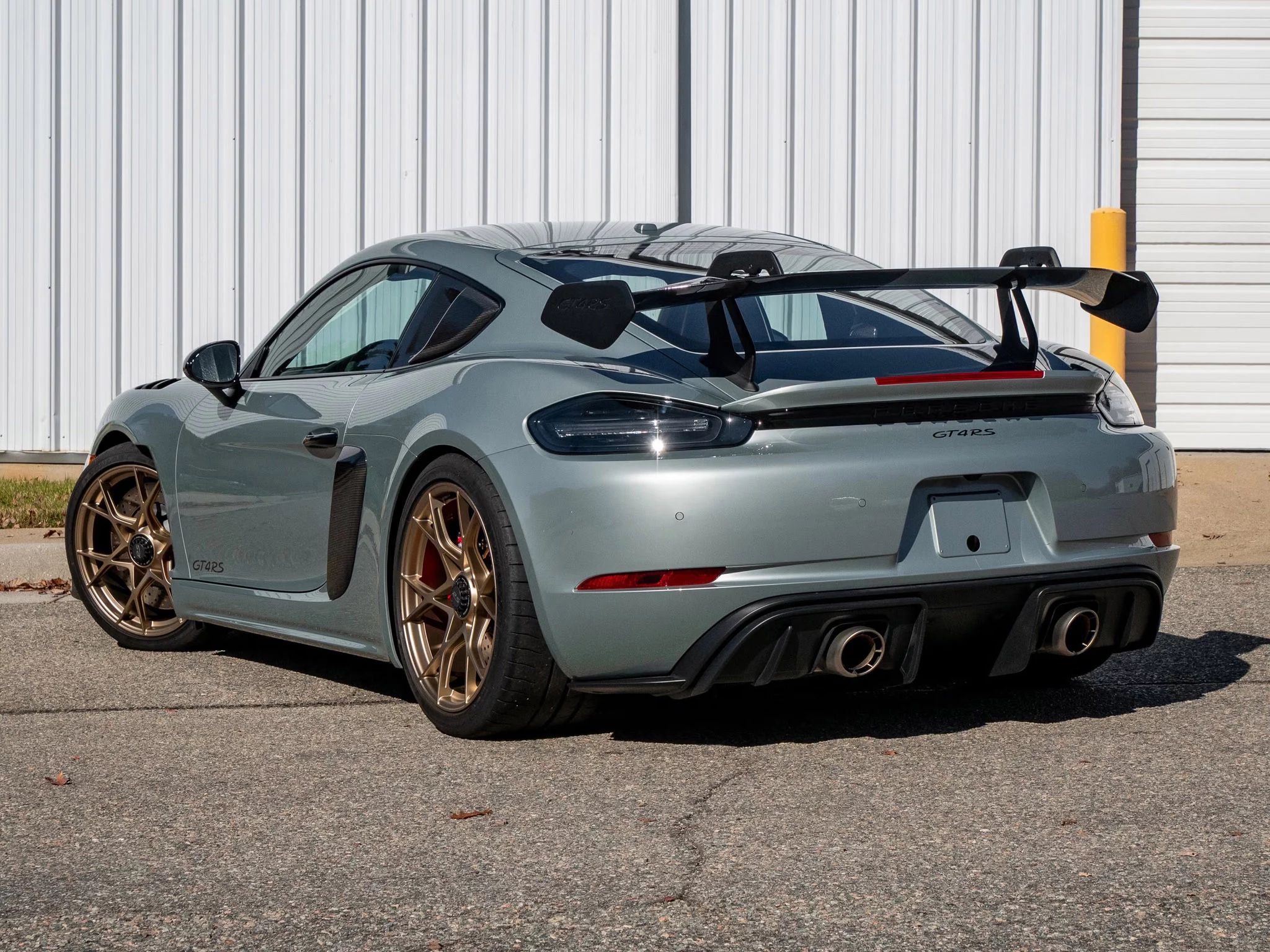 Fish Silver Grey Metallic Porsche 718 Cayman GT4 RS