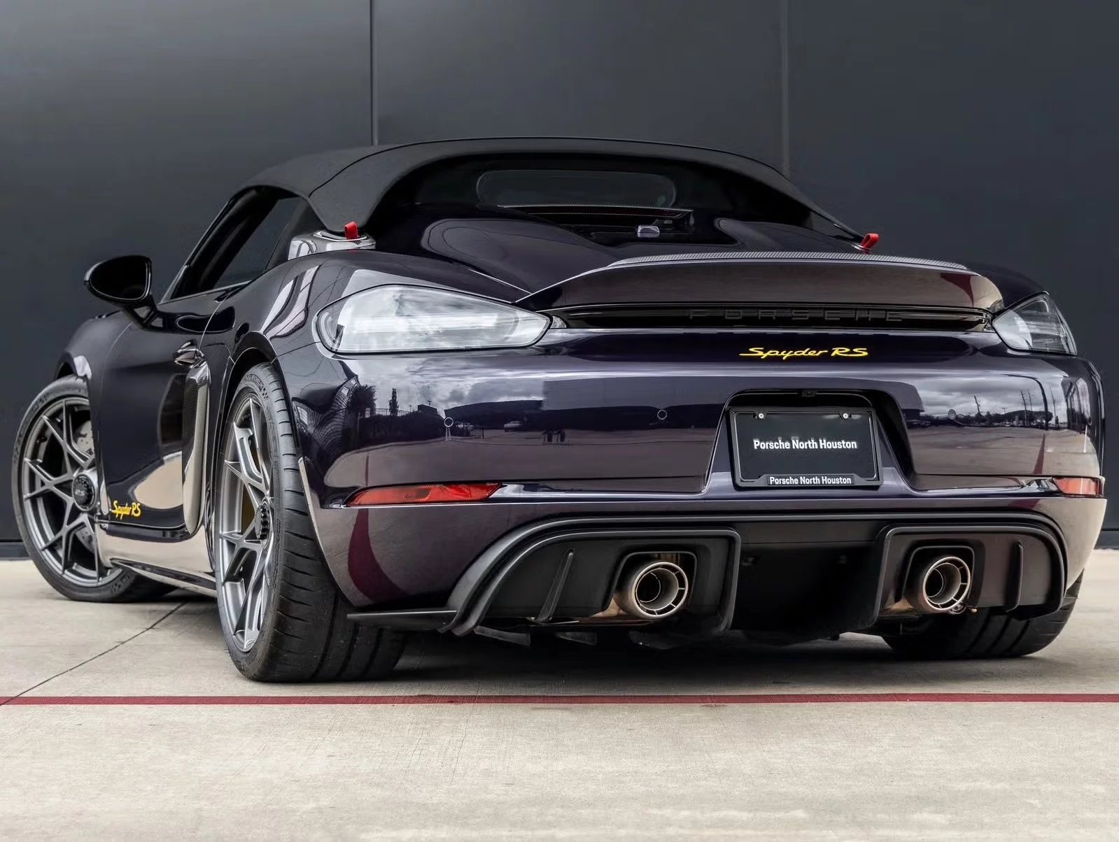 Viola Metallic Porsche 718 Spyder RS
