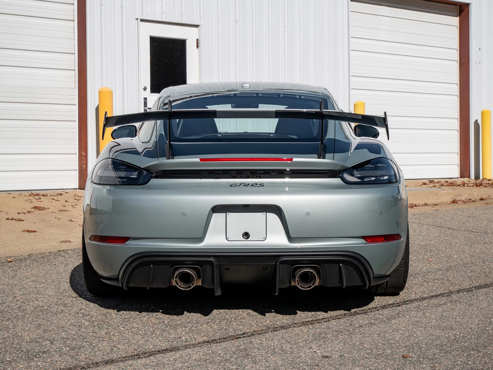 Fish Silver Grey Metallic Porsche 718 Cayman GT4 RS