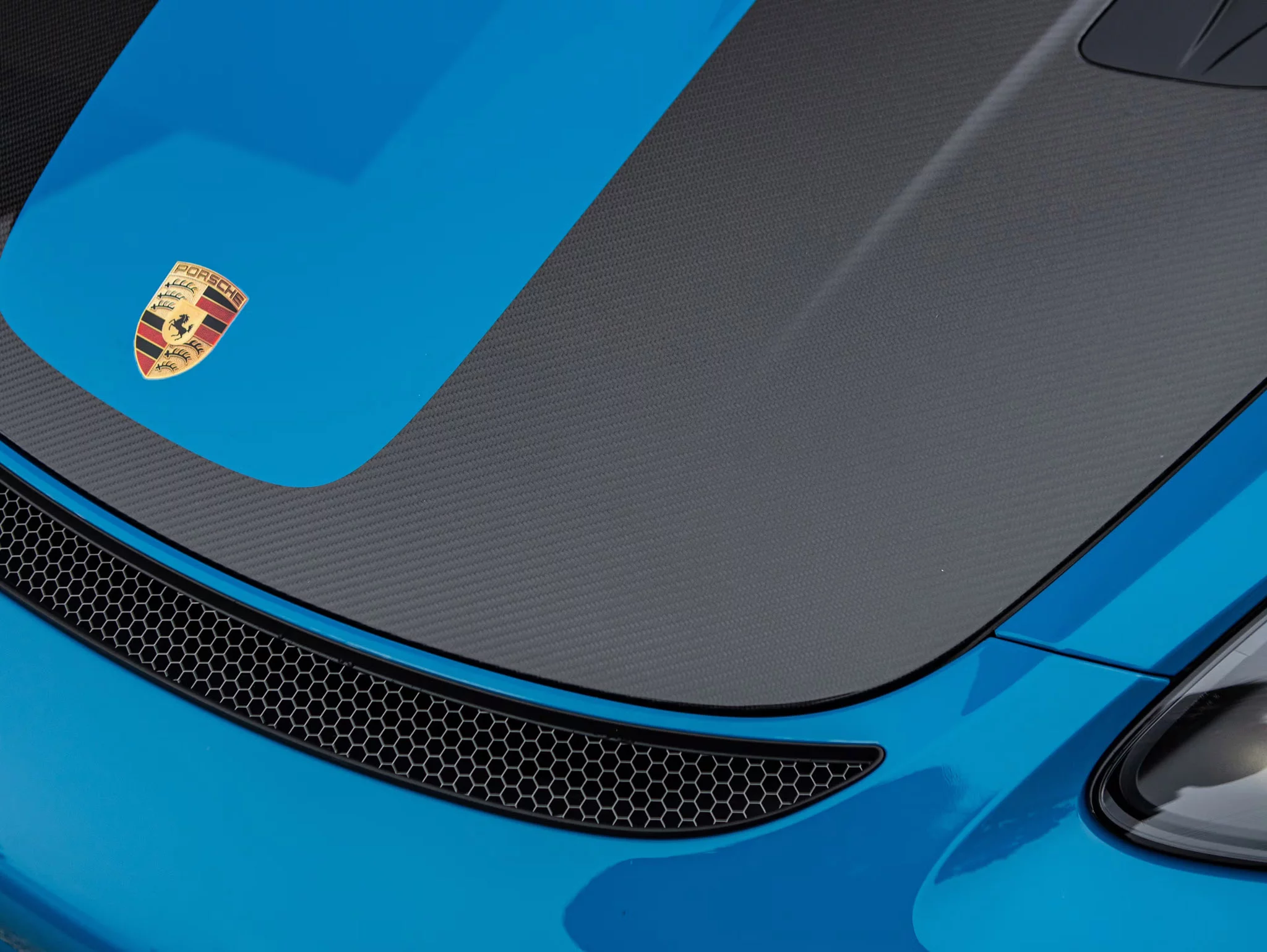 Turqoise Blue Porsche 718 Spyder RS