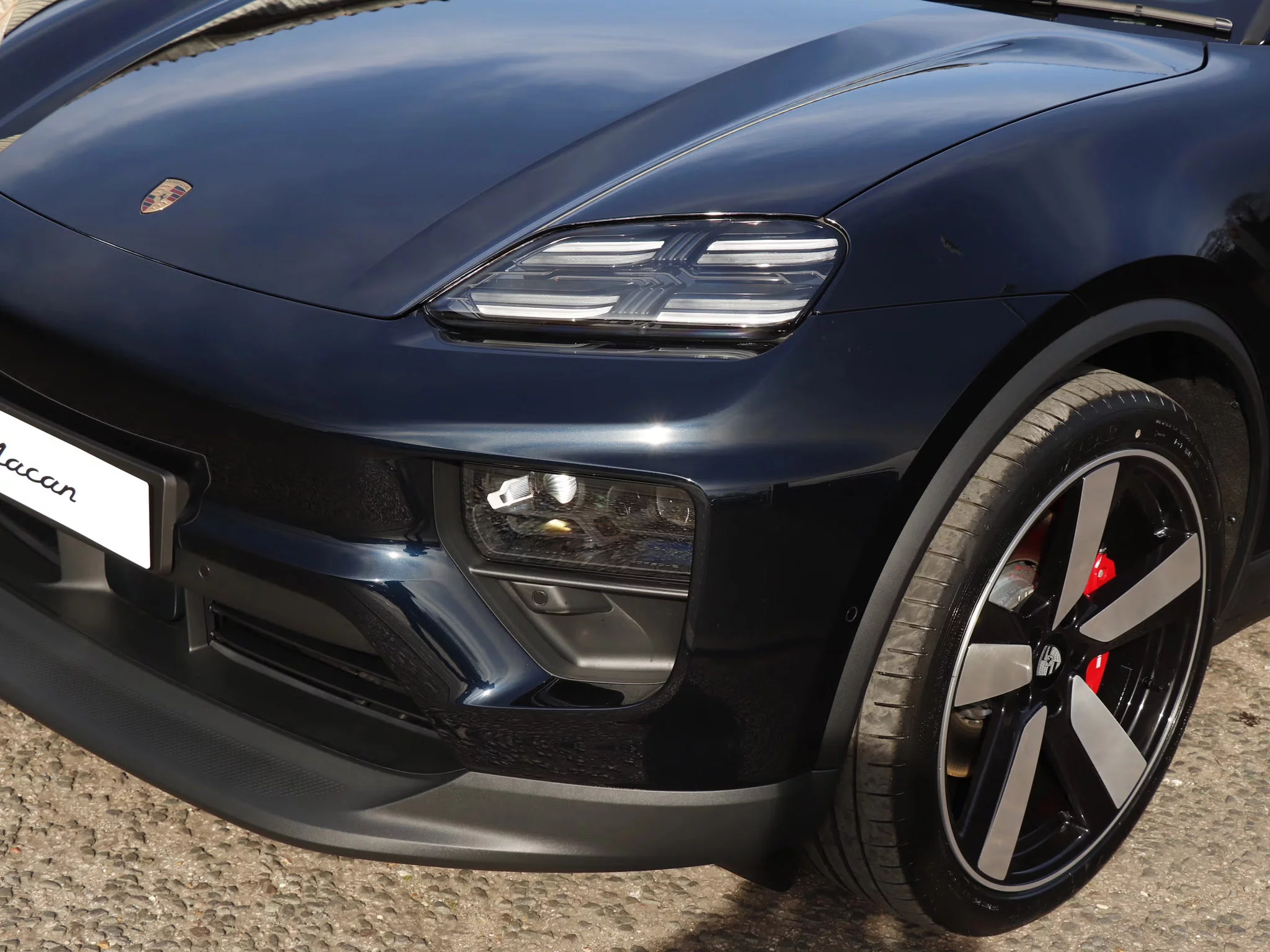 Moonlight Blue Metallic Porsche Macan Electric