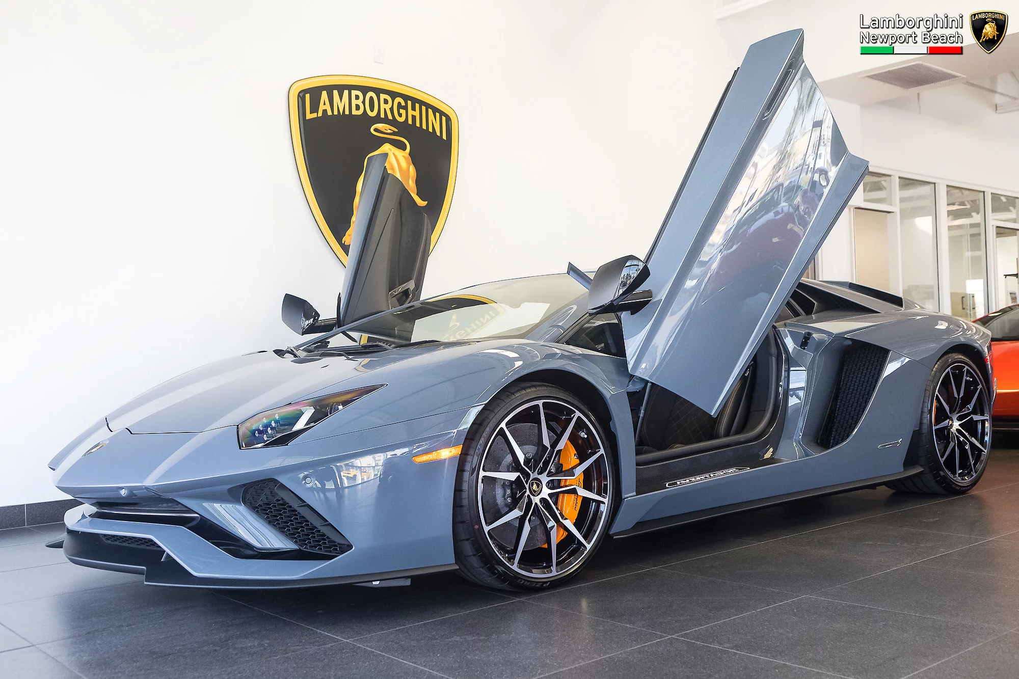 Grigio Telesto Lamborghini Aventador