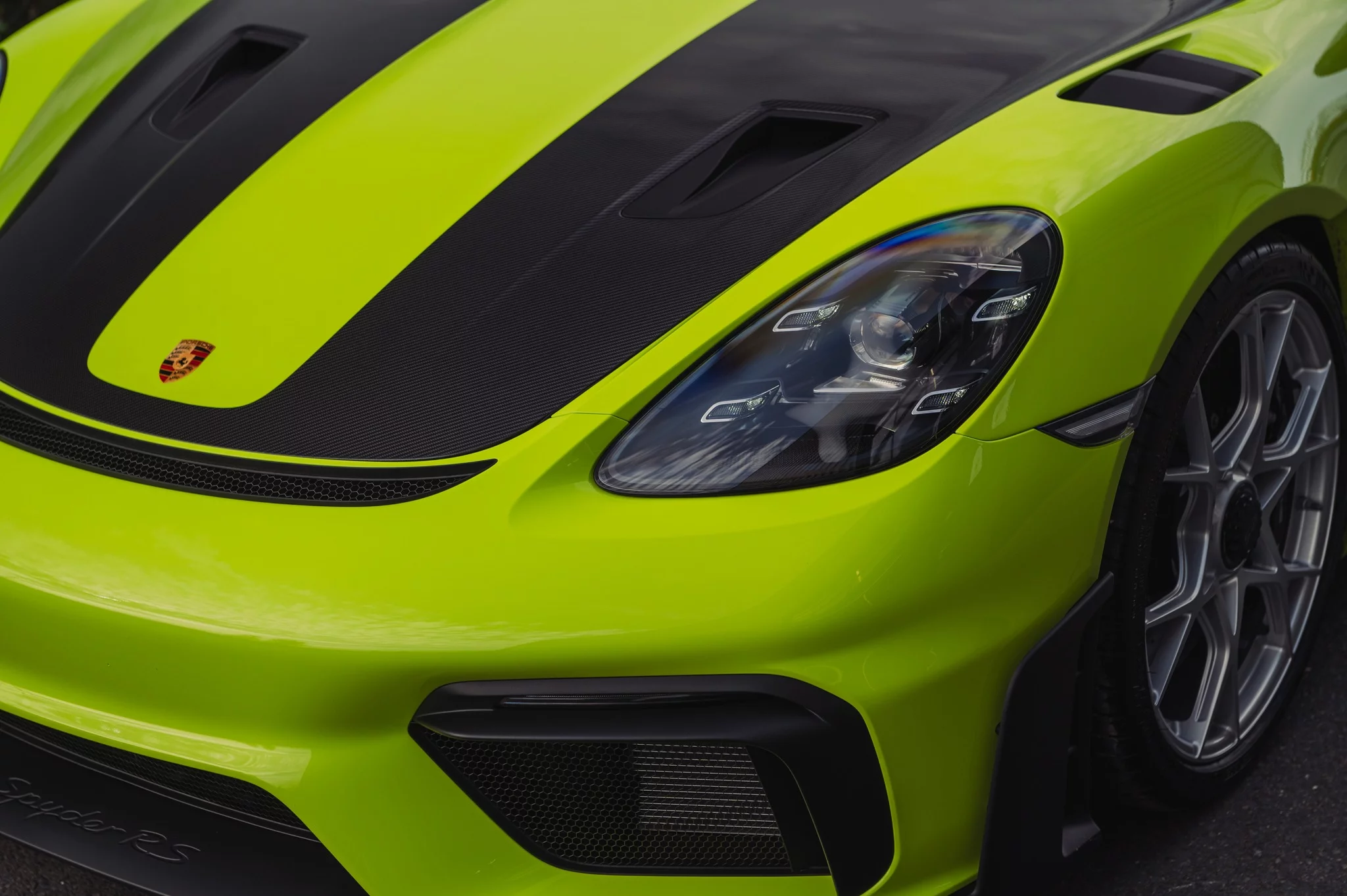 Acid Green Porsche 718 Spyder RS
