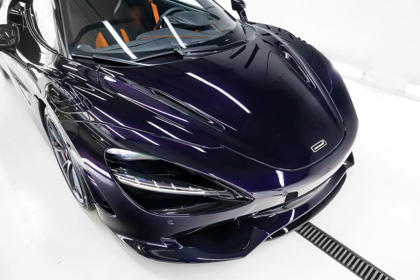 Amethyst Black McLaren 750S