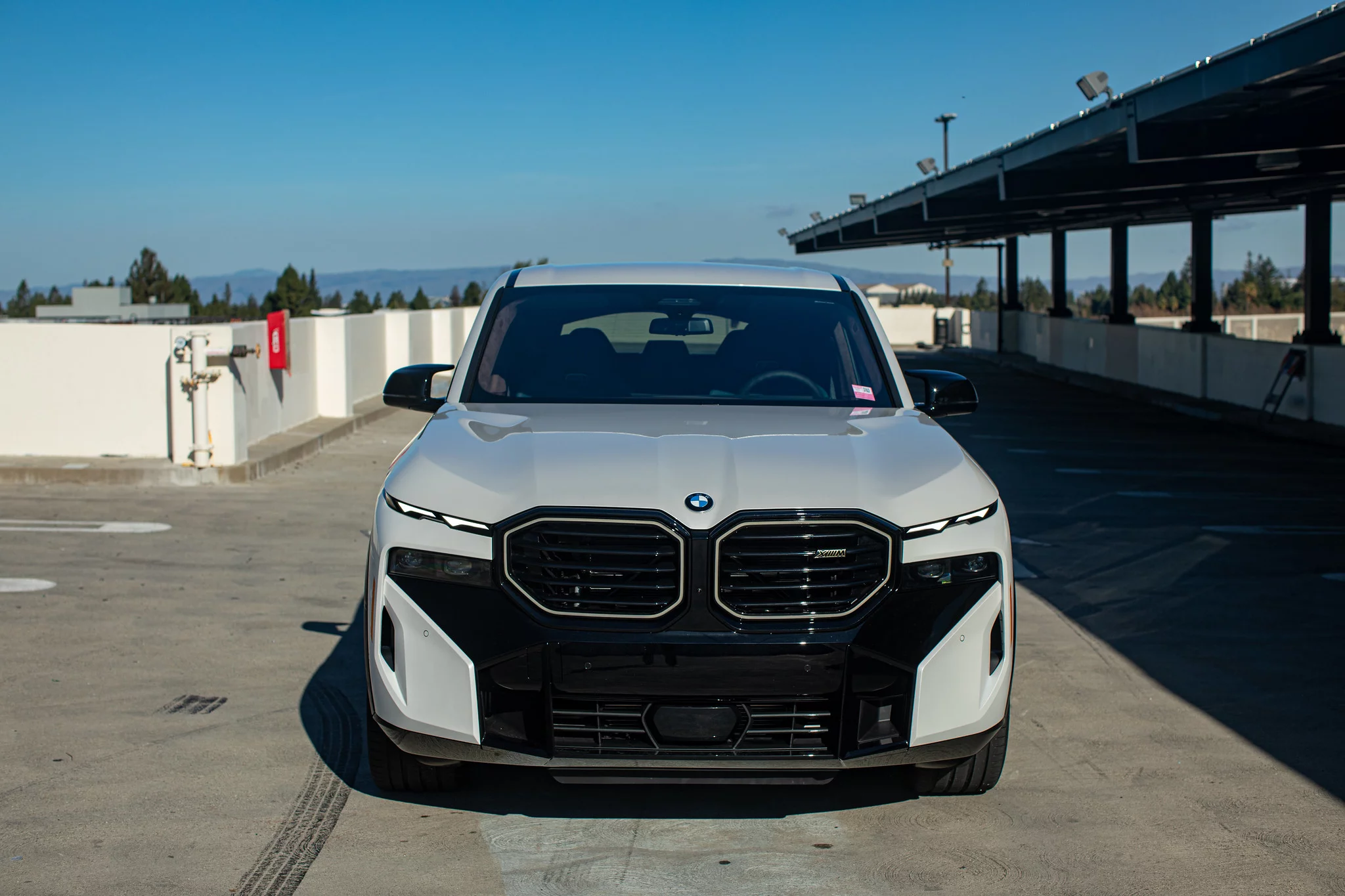 Mineral White BMW XM