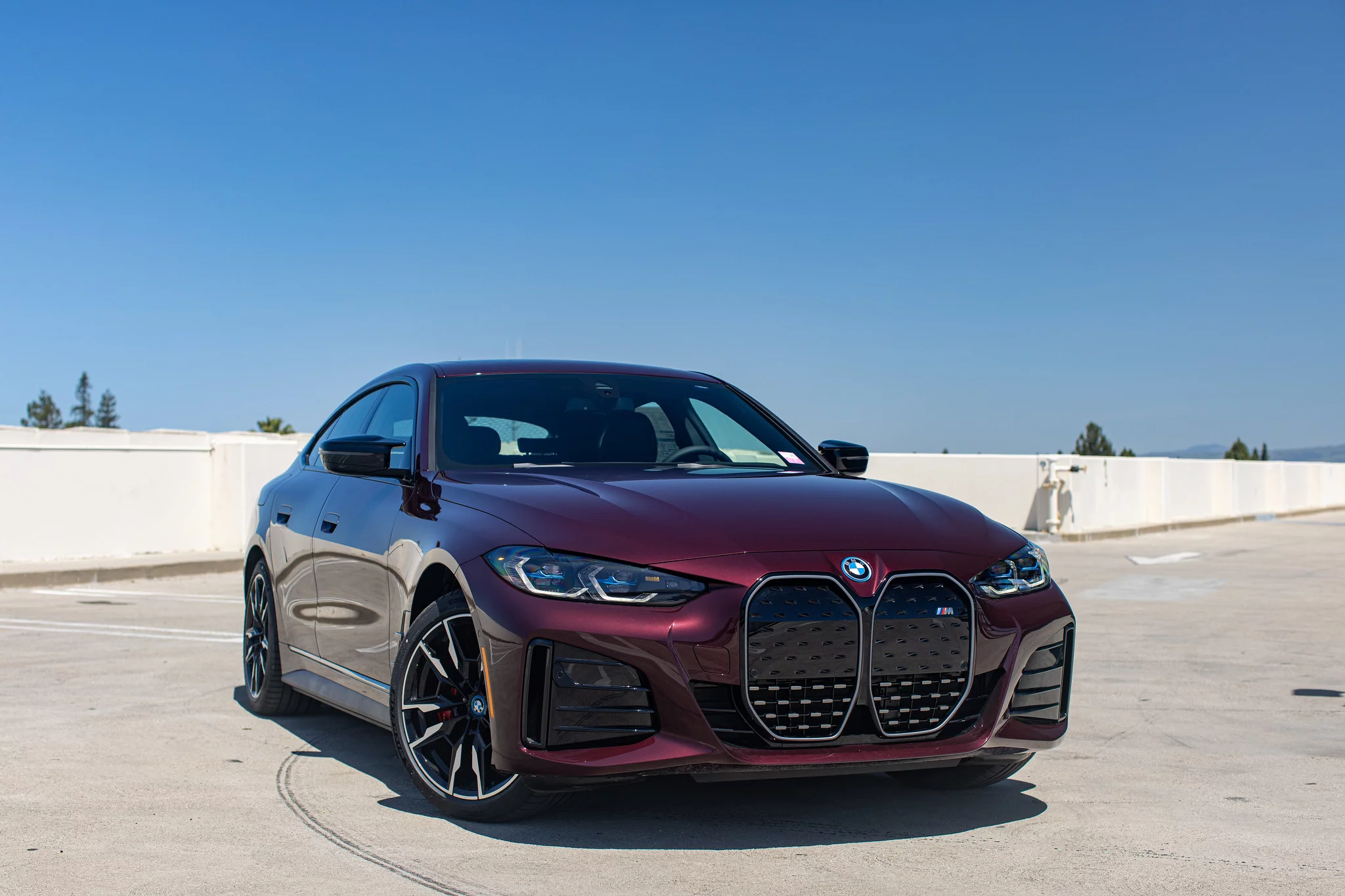 Barbera Red BMW i4
