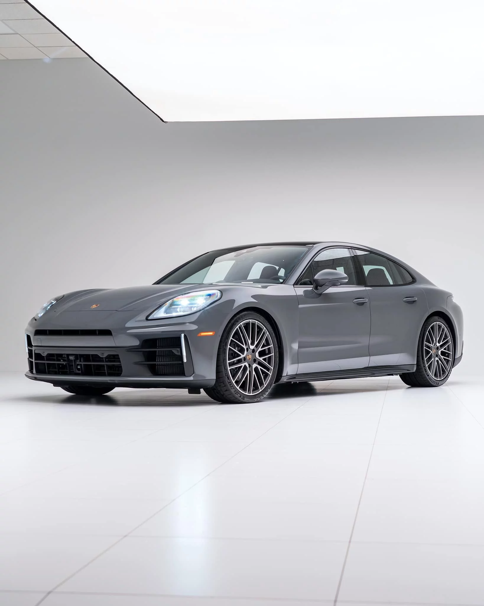 Slate Grey Neo Porsche Panamera