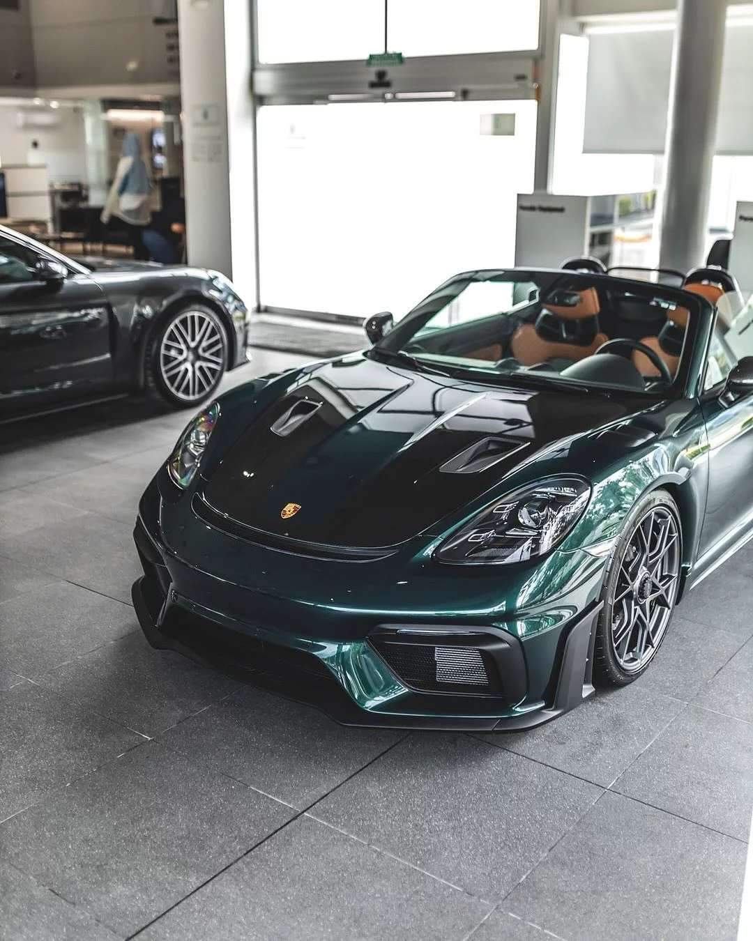 Jet Green Metallic Porsche 718 Spyder RS