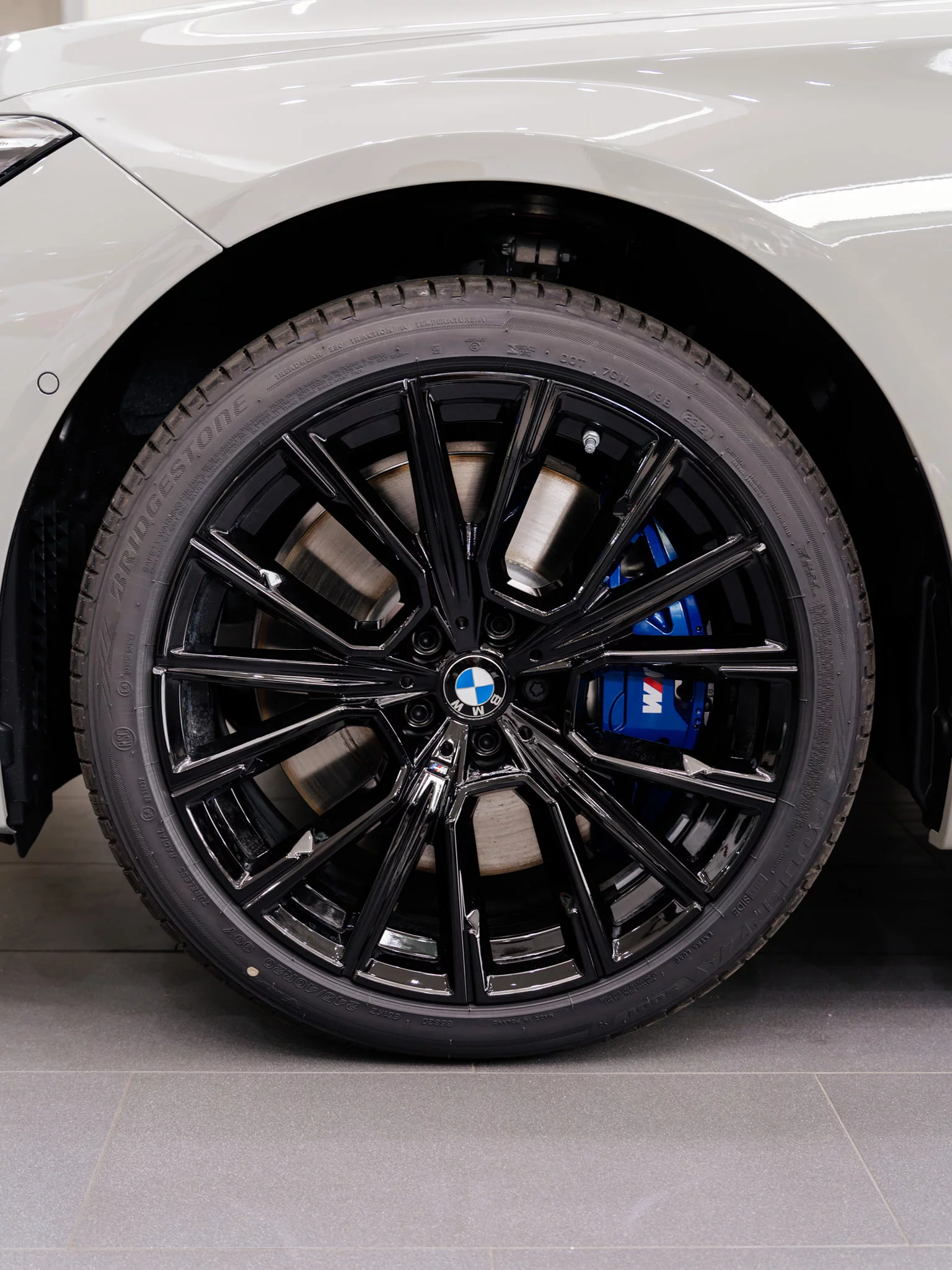 Fashion Grey BMW 7 Series