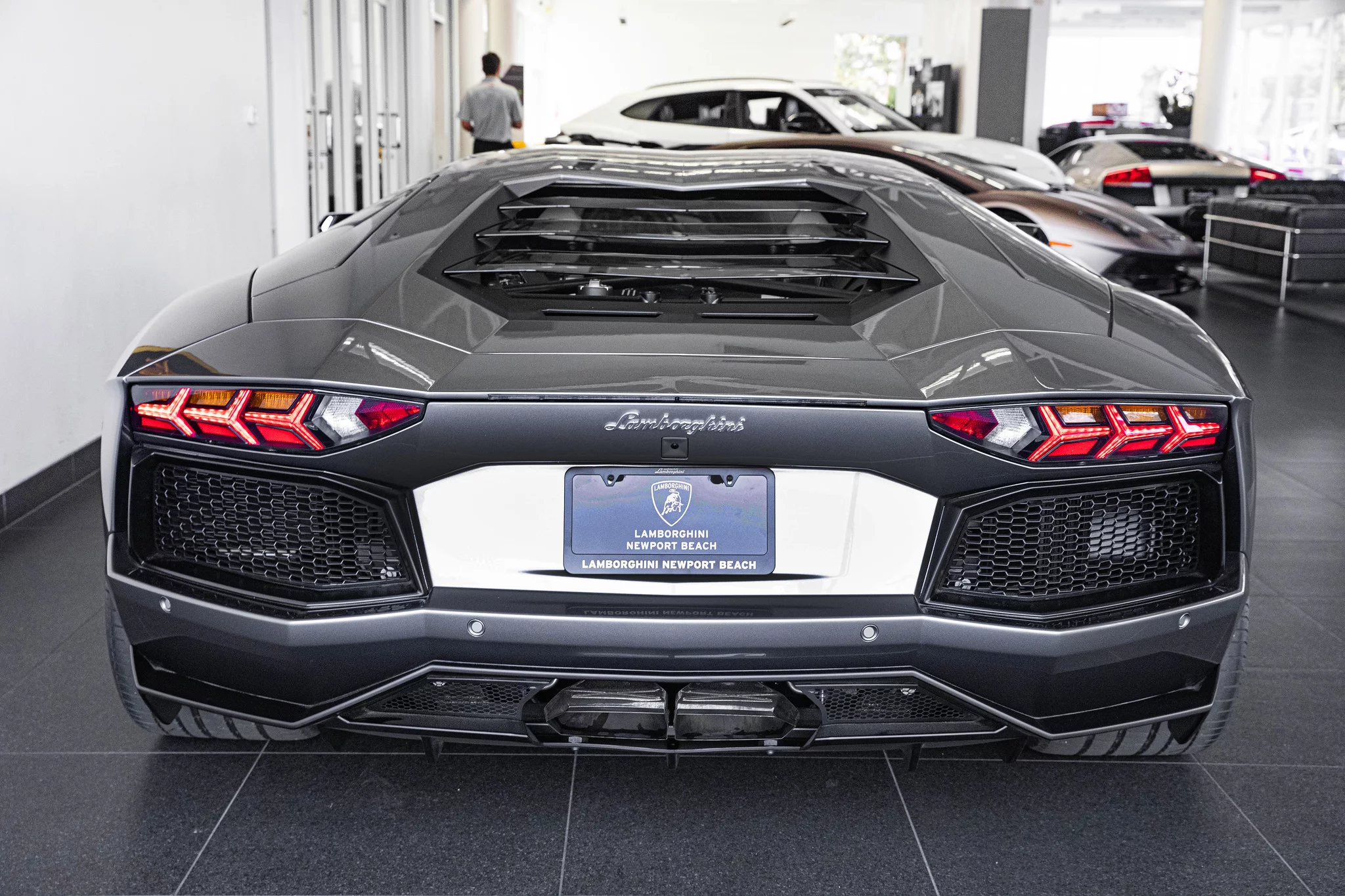 Grigio Estoque Lamborghini Aventador