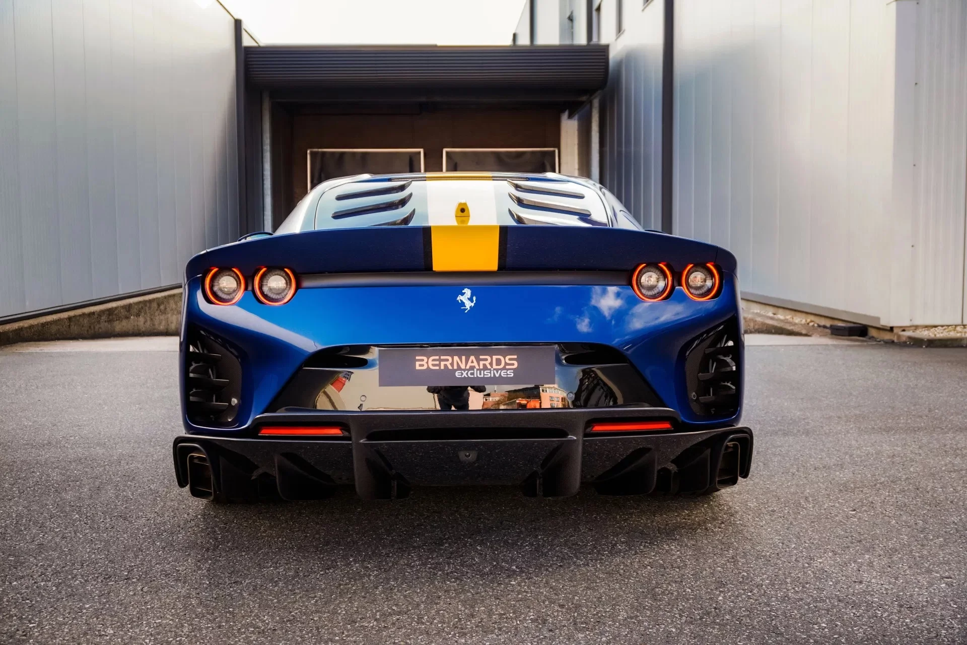 Blu Tour de France 70 Ferrari 812