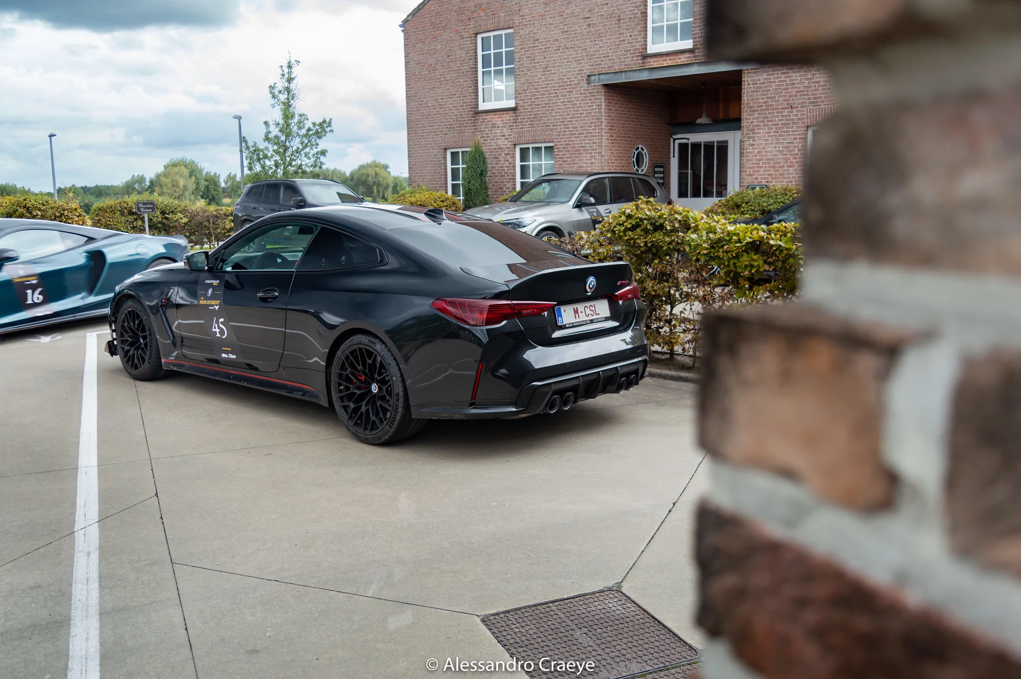 Sapphire Black BMW M4