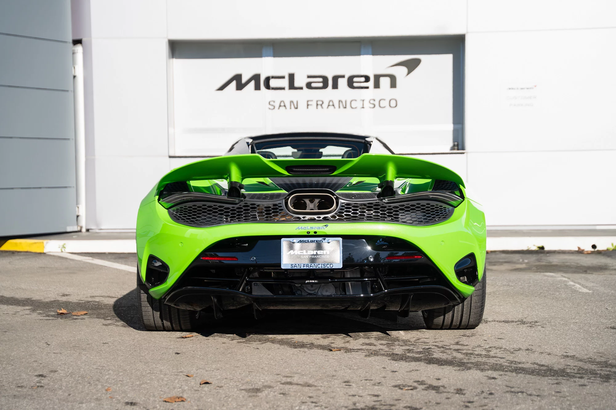 Mantis Green McLaren 750S