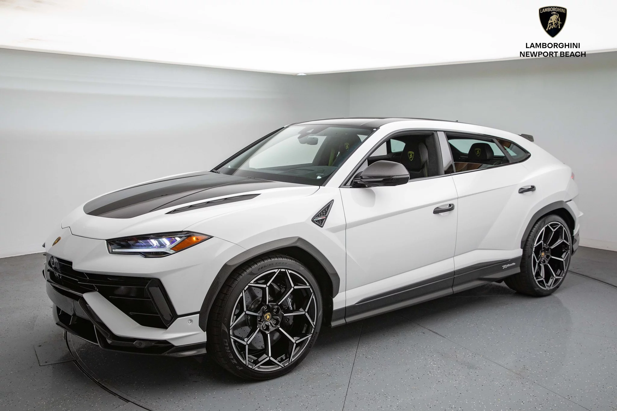 Bianco Monocerus Lamborghini Urus