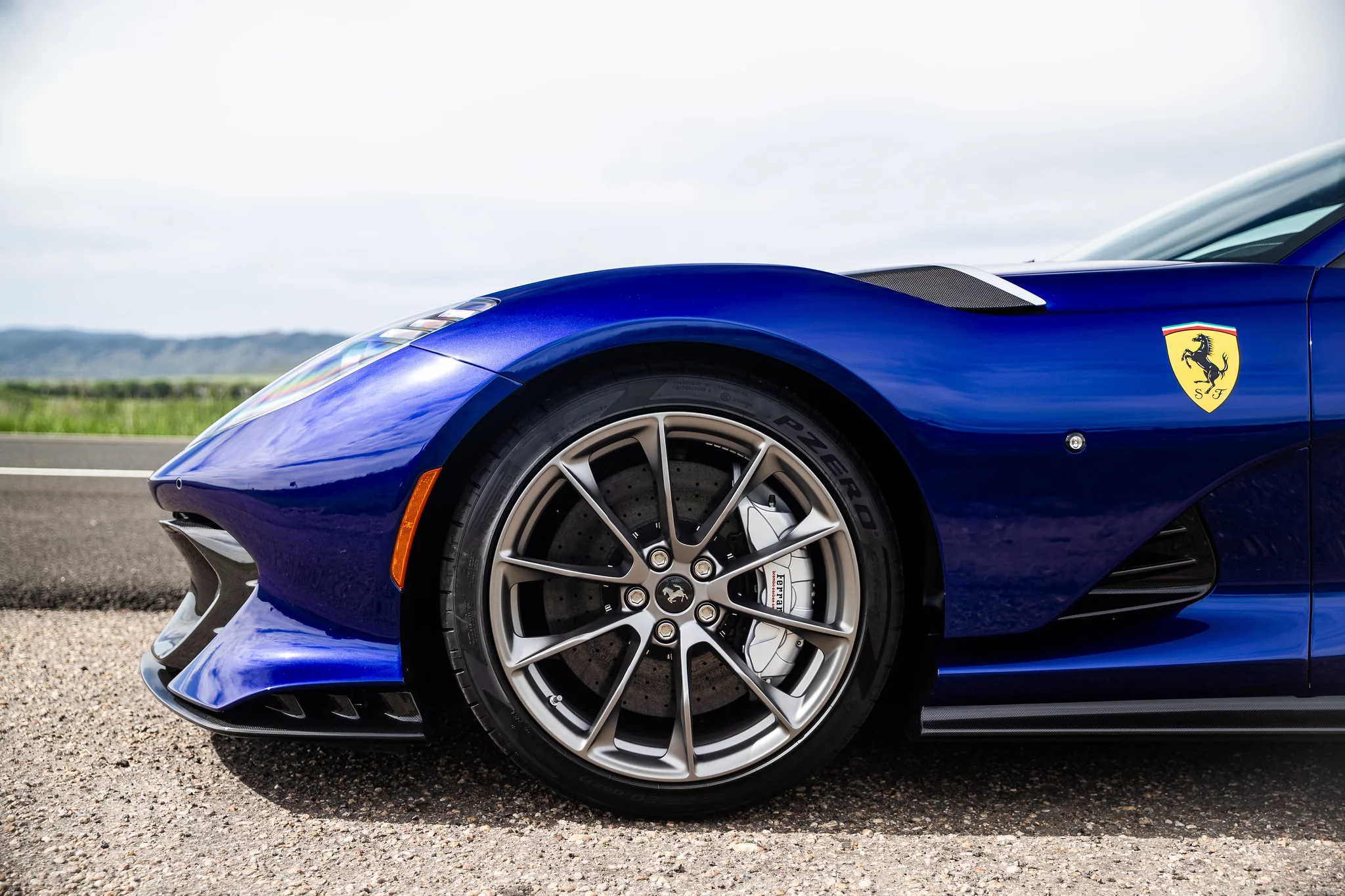 Blu Torrice Ferrari 812