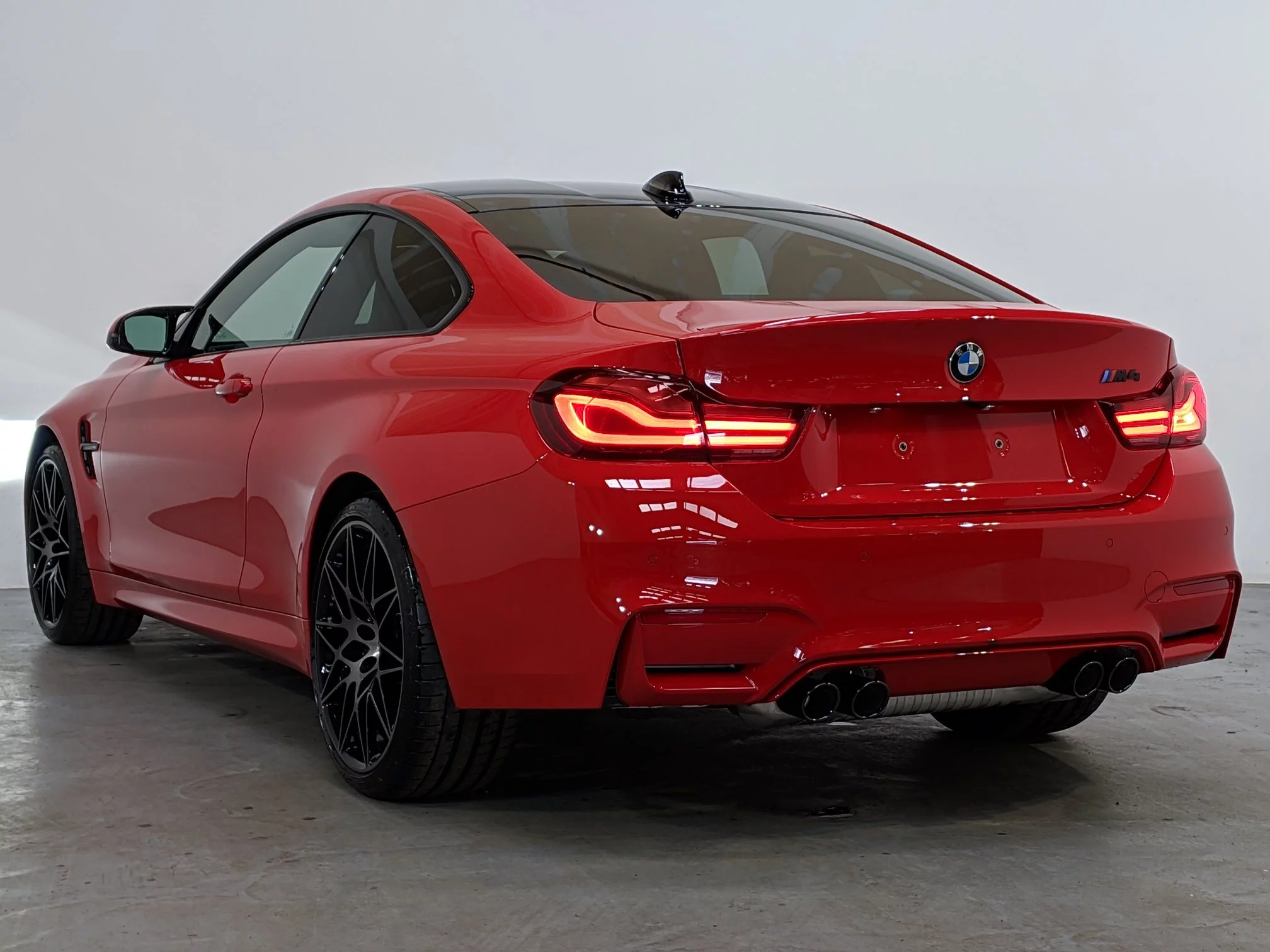 Rosso Corsa BMW M4