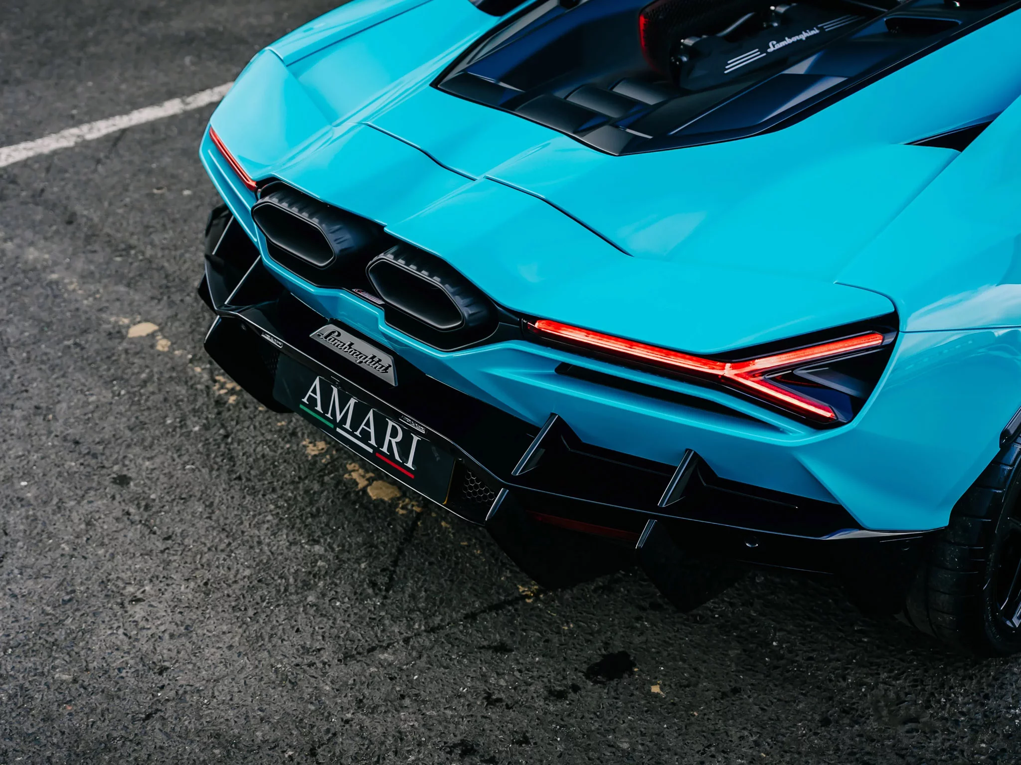 Blu Symi Lamborghini Revuelto