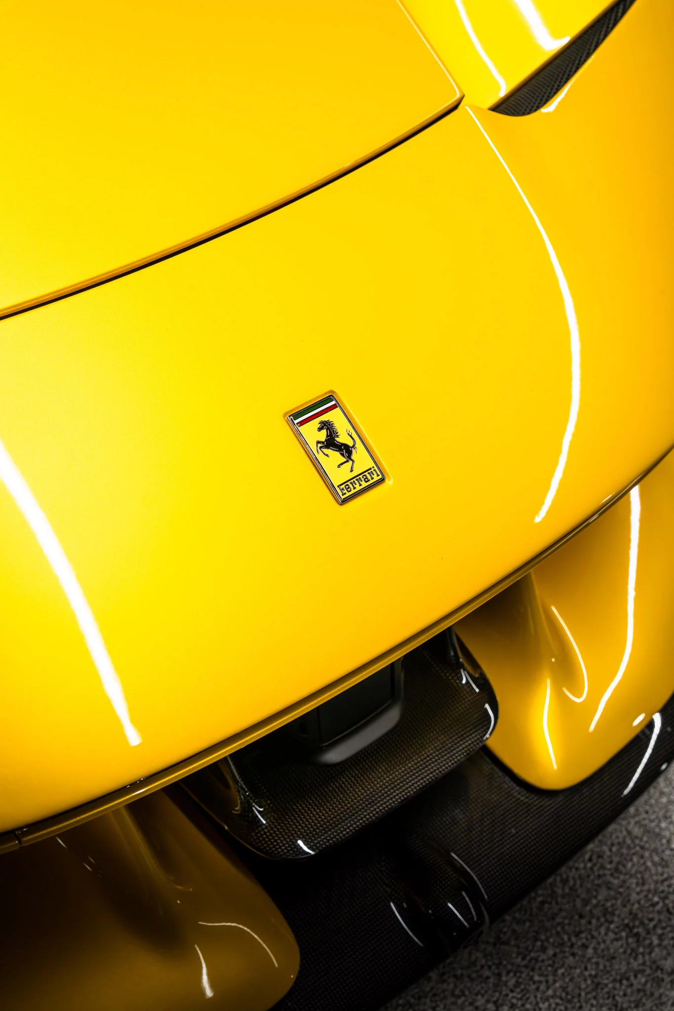 Giallo Triplo Strato Ferrari SF90