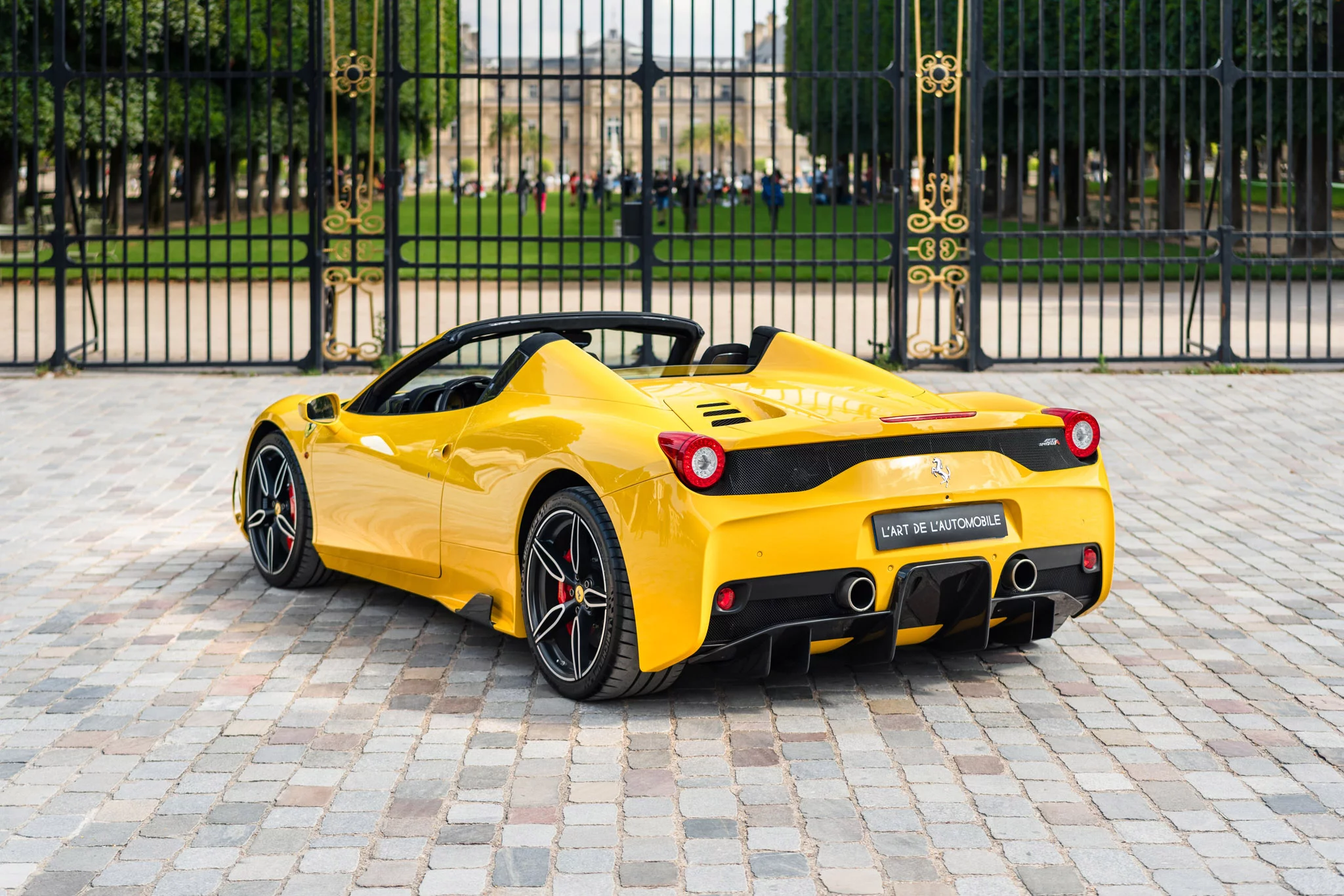 Giallo Modena Ferrari 458