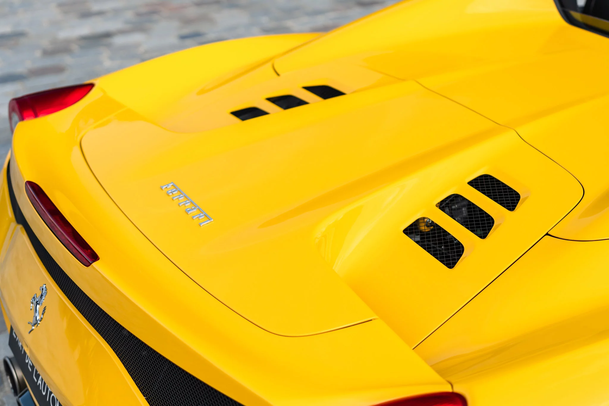 Giallo Modena Ferrari 458
