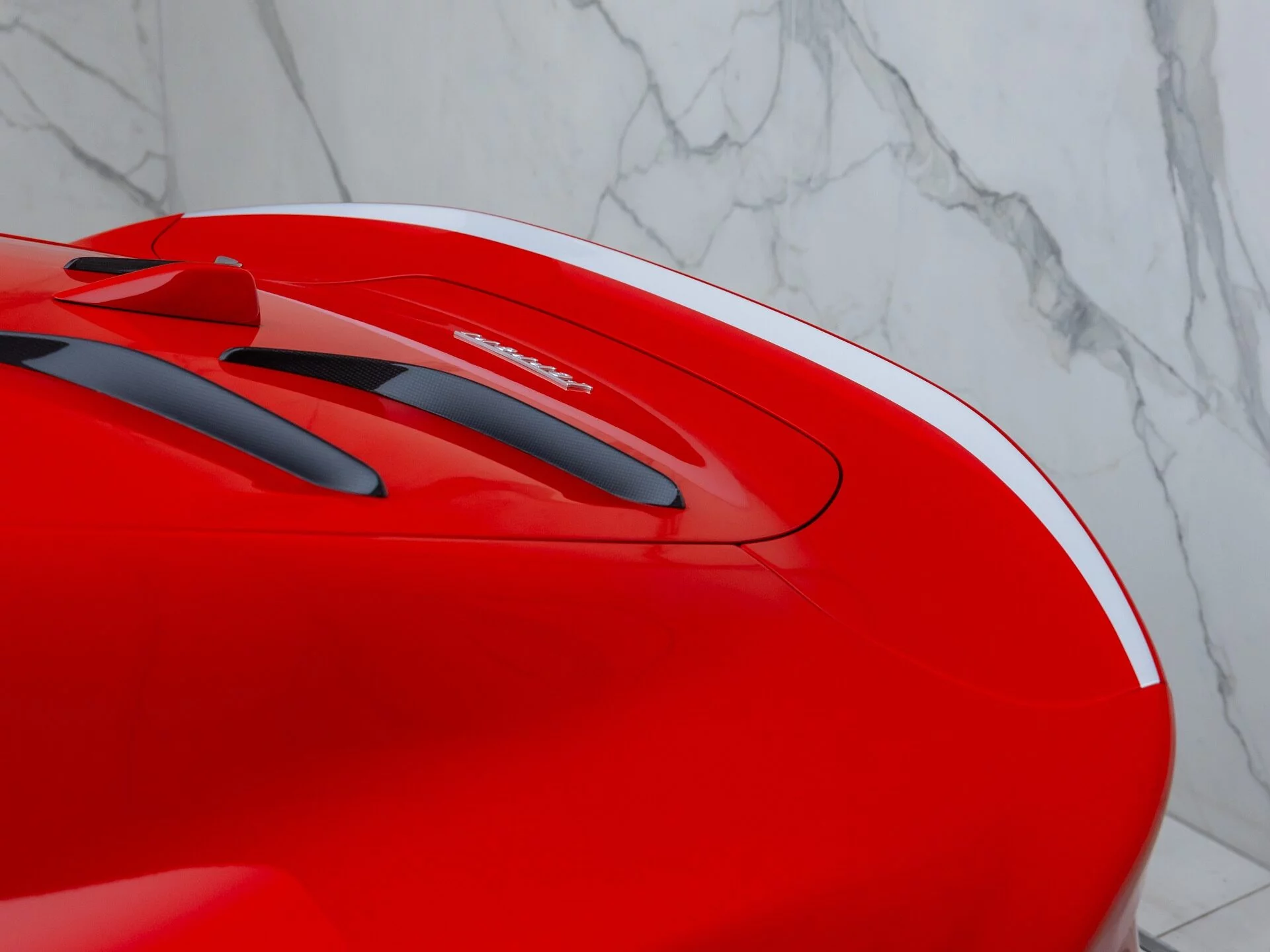 Rosso Cina Ferrari 812