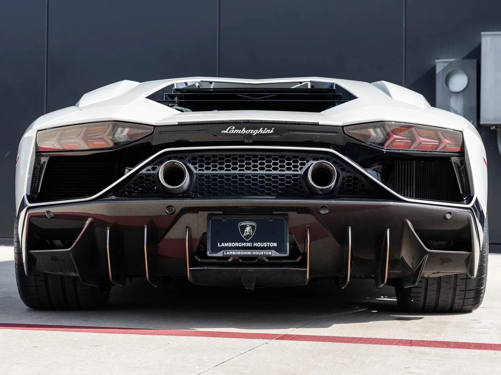 Balloon White Lamborghini Aventador