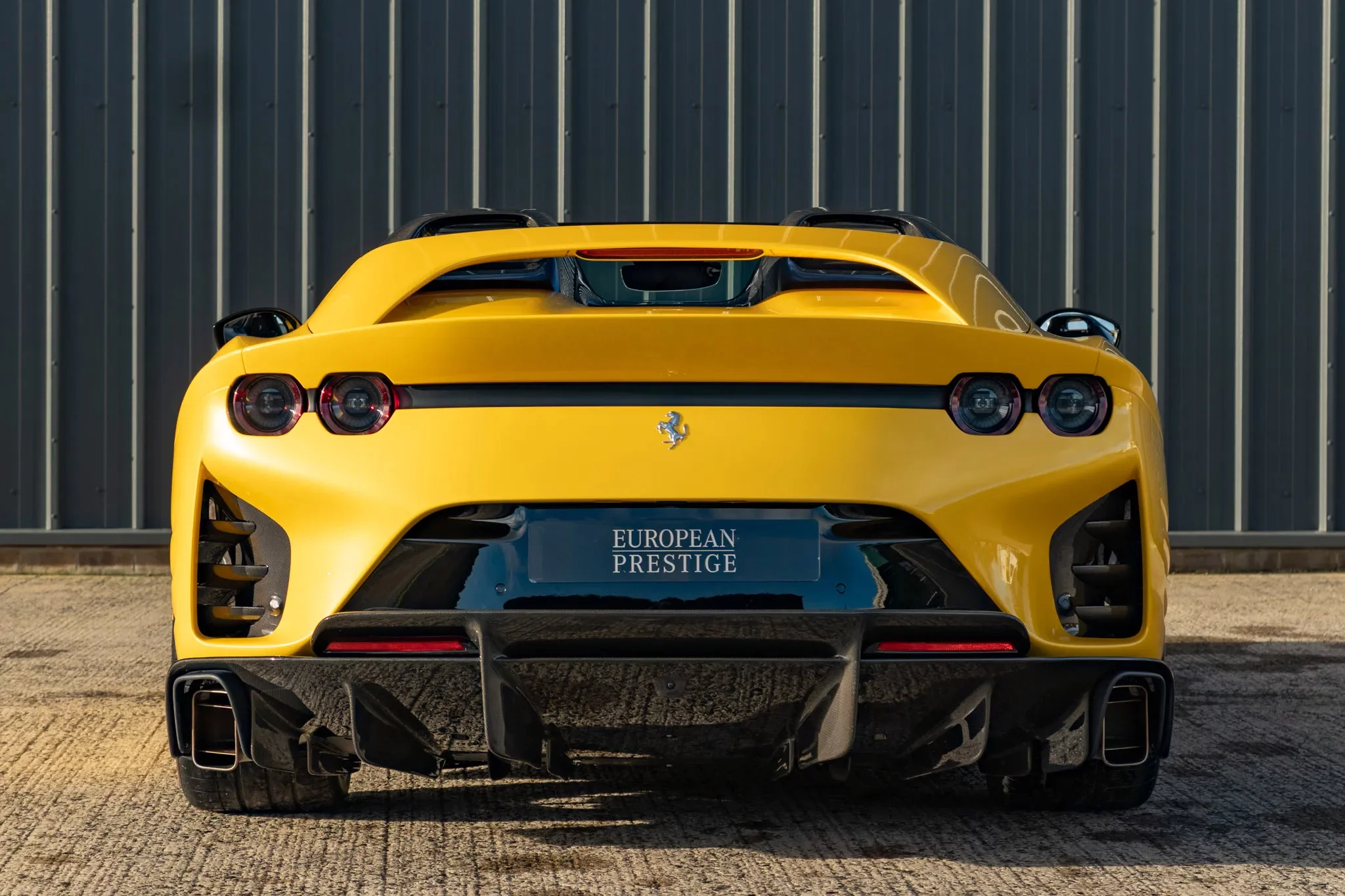 Giallo Triplo Strato Ferrari 812