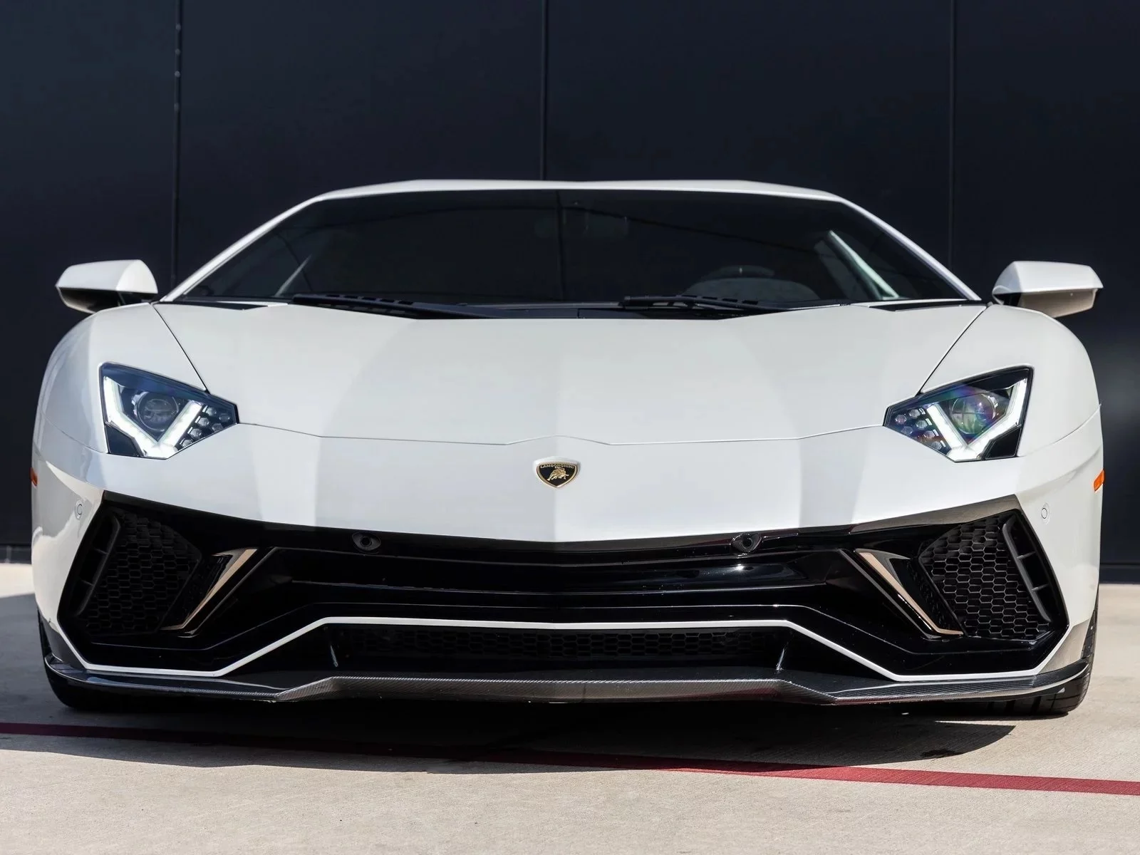 Balloon White Lamborghini Aventador