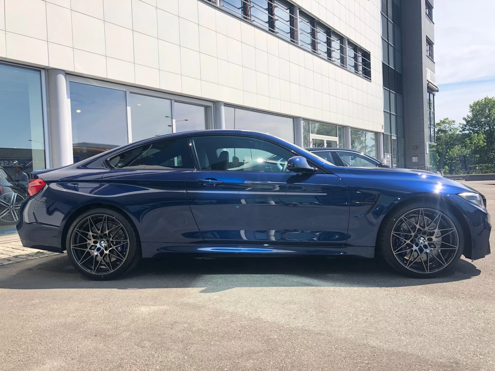 Blue Hera Mica BMW M4