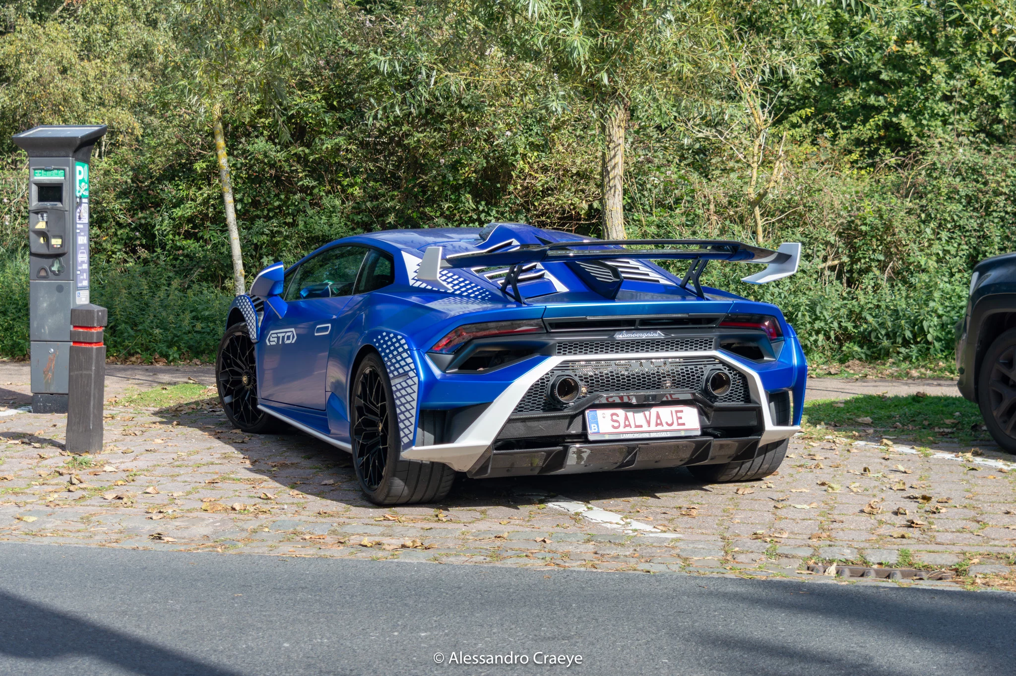 Blu Aegeus Lamborghini Huracán