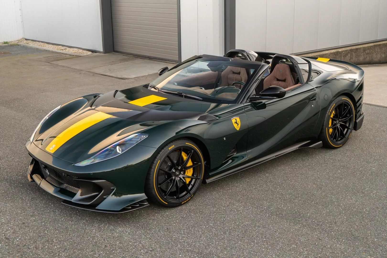 Verde British Racing Ferrari 812