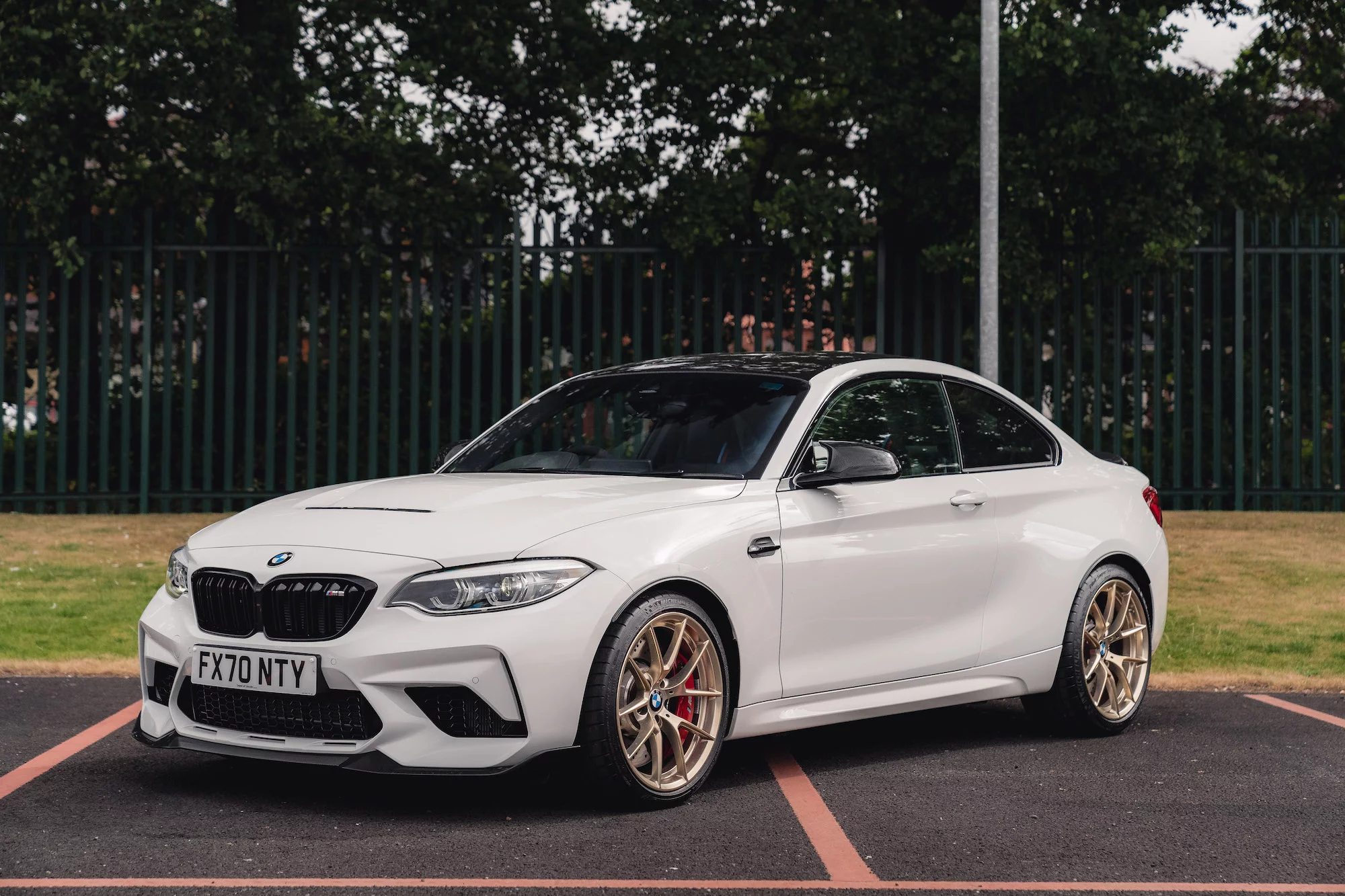 Alpine White III BMW M2
