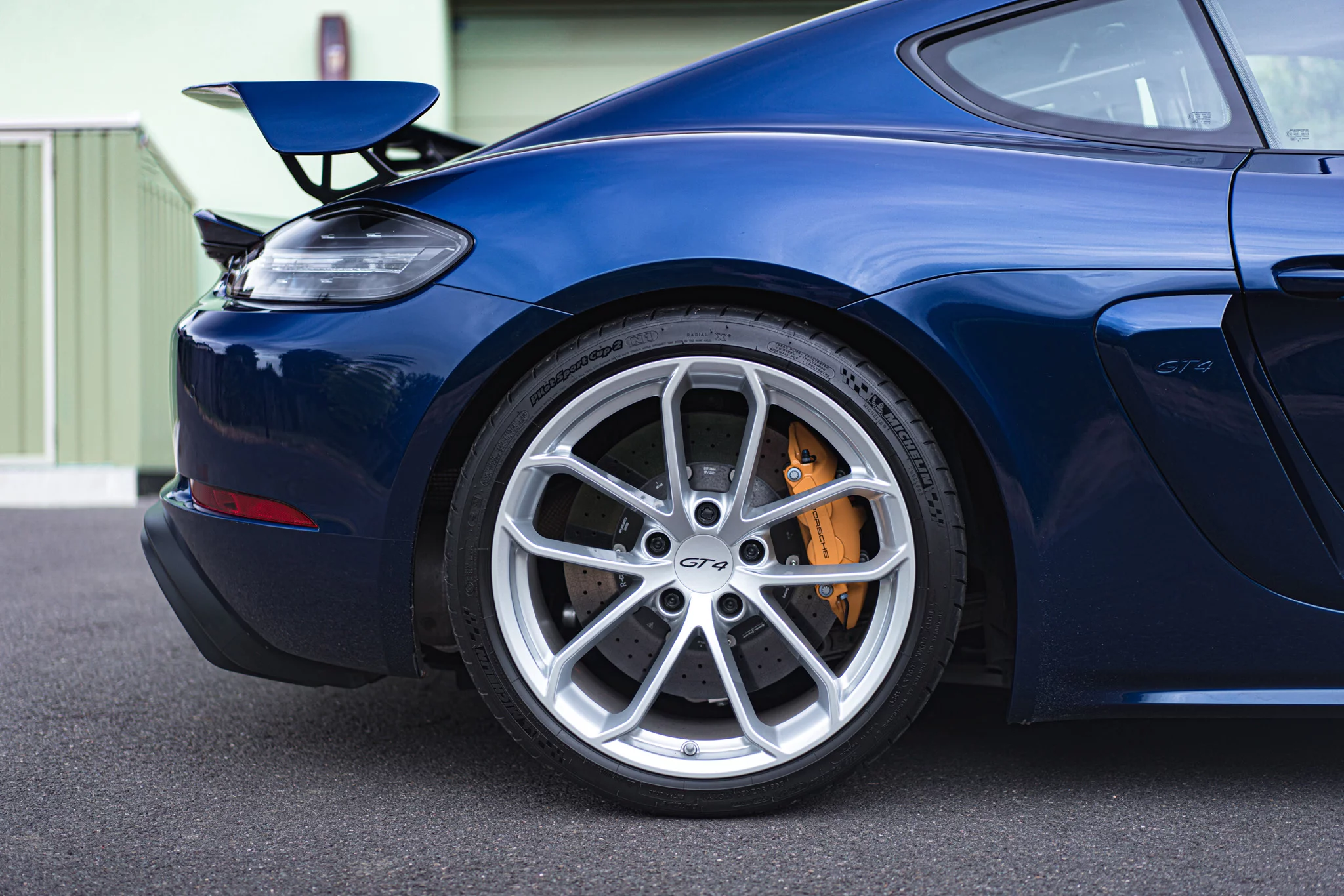 Gentian Blue Metallic Porsche 718 Cayman GT4