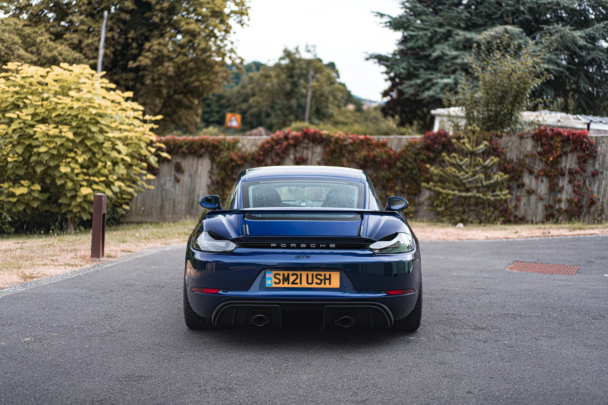 Gentian Blue Metallic Porsche 718 Cayman GT4