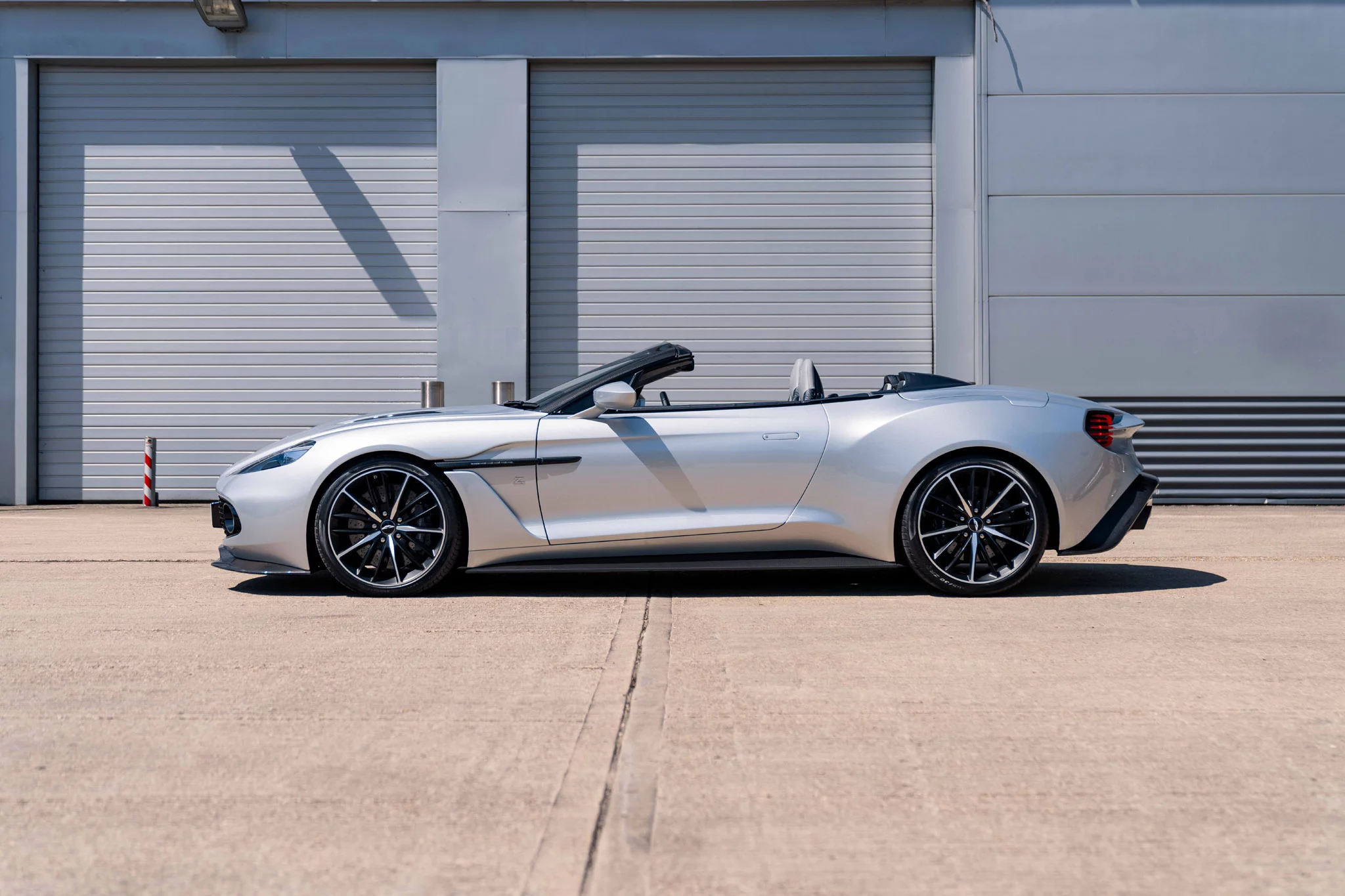 Lightning Silver Aston Martin Vanquish