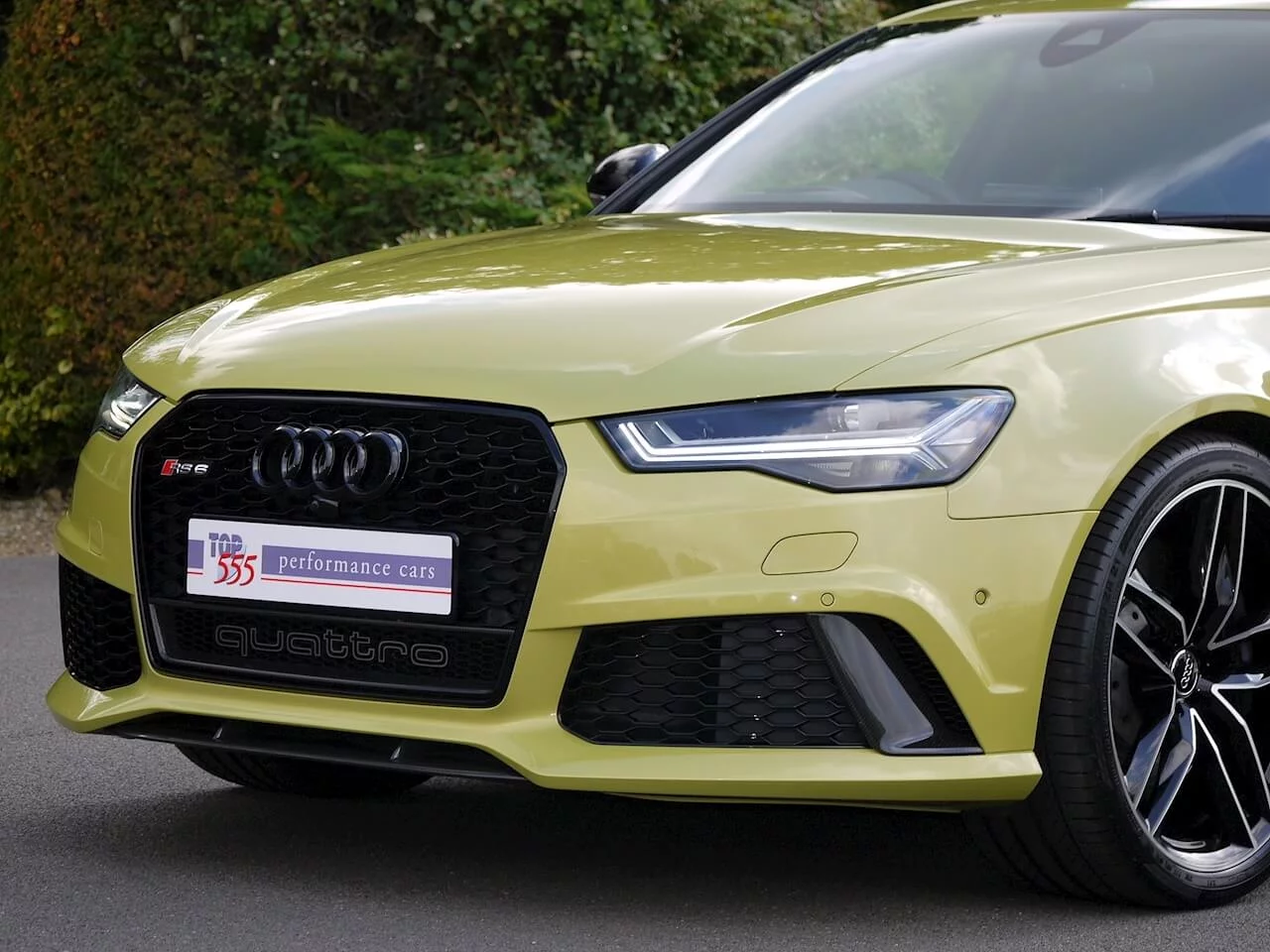 Peridot Metallic Audi RS6 Avant