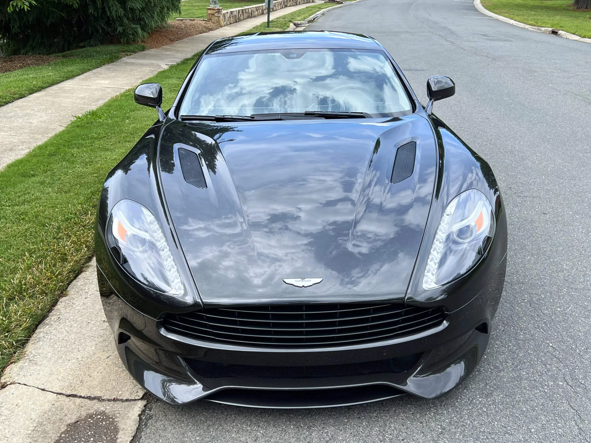 Ceramic Grey Aston Martin Vanquish
