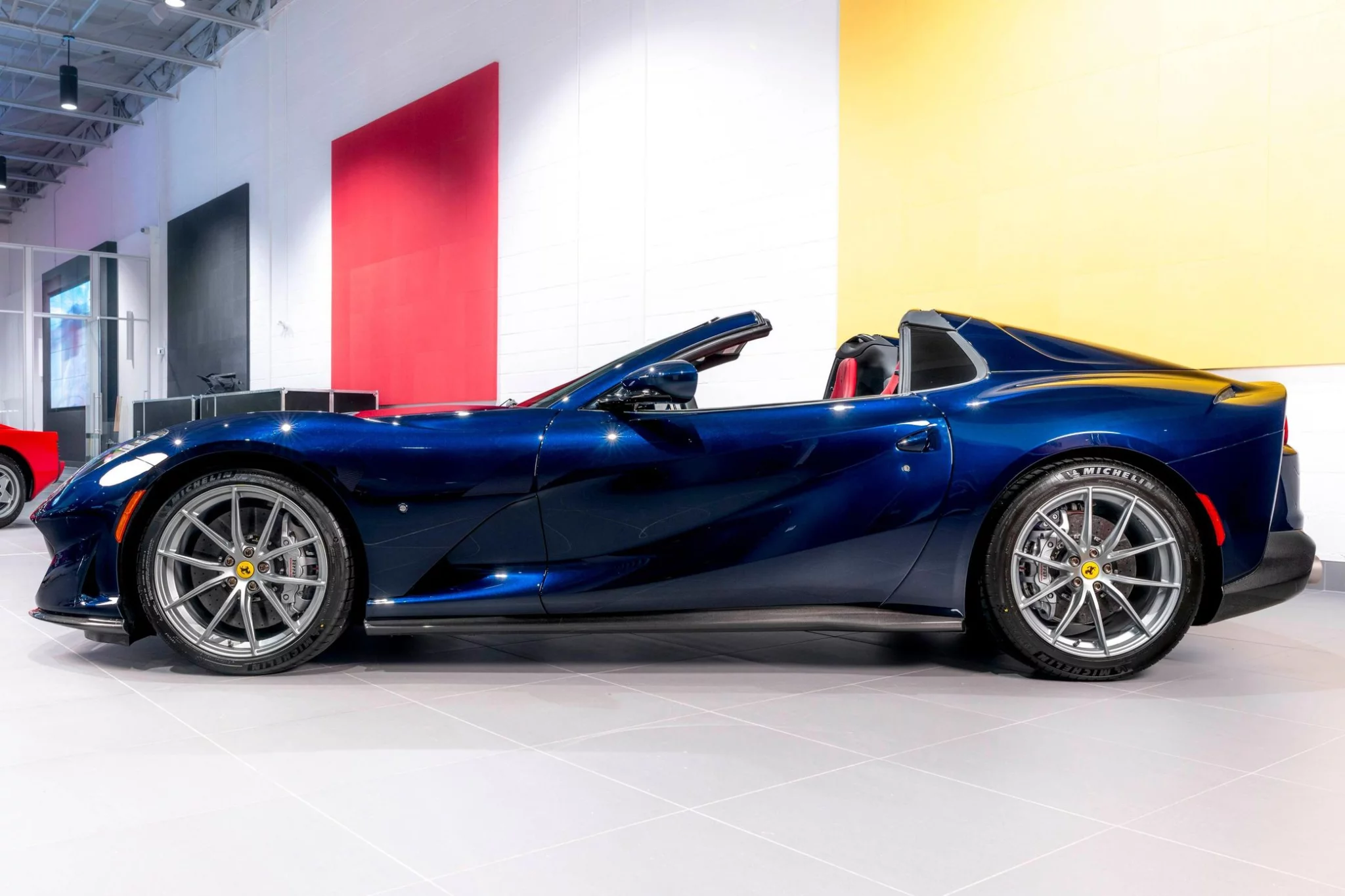 Blu Montreal Ferrari 812