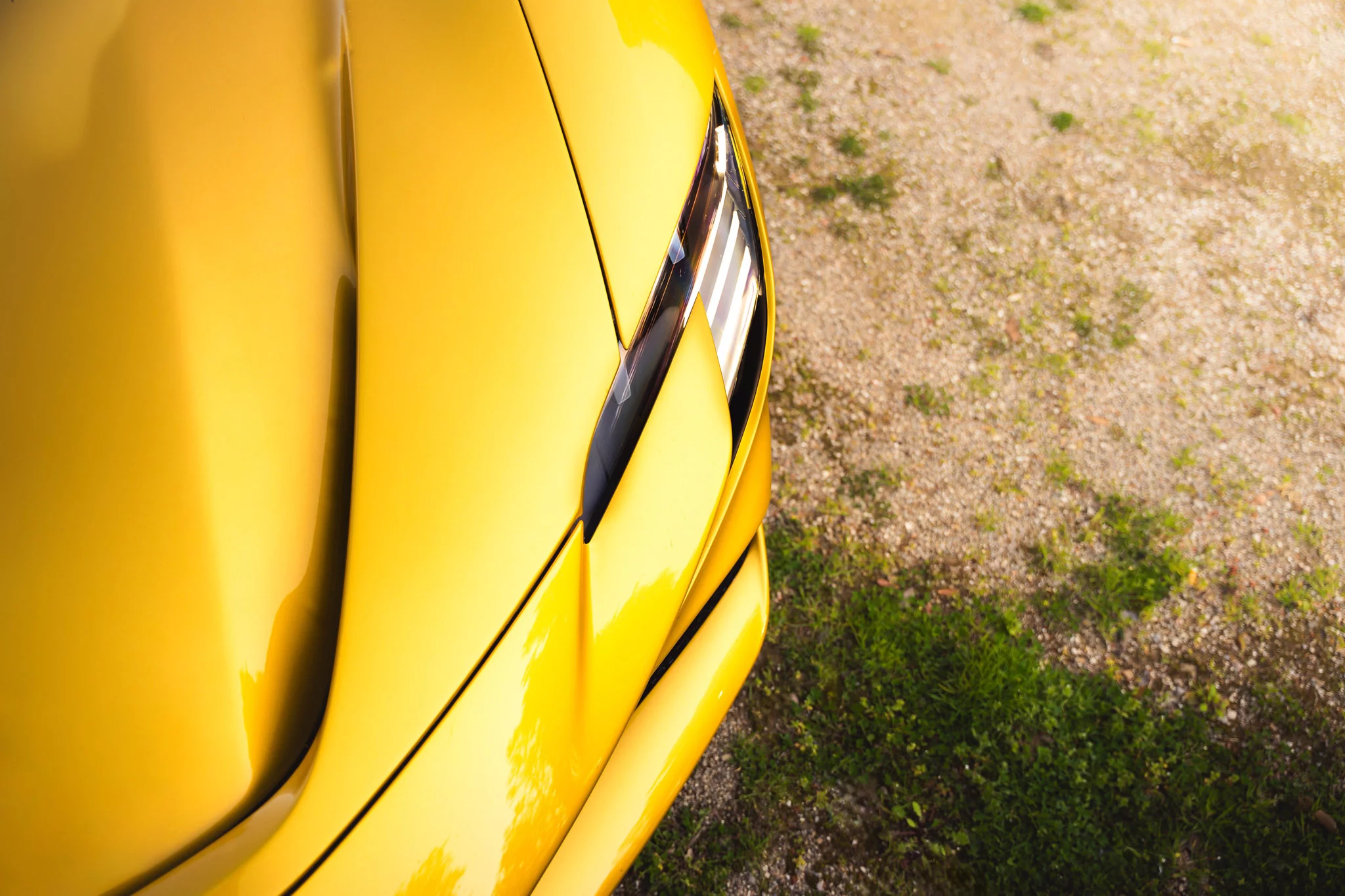 Giallo Montecarlo Ferrari SF90