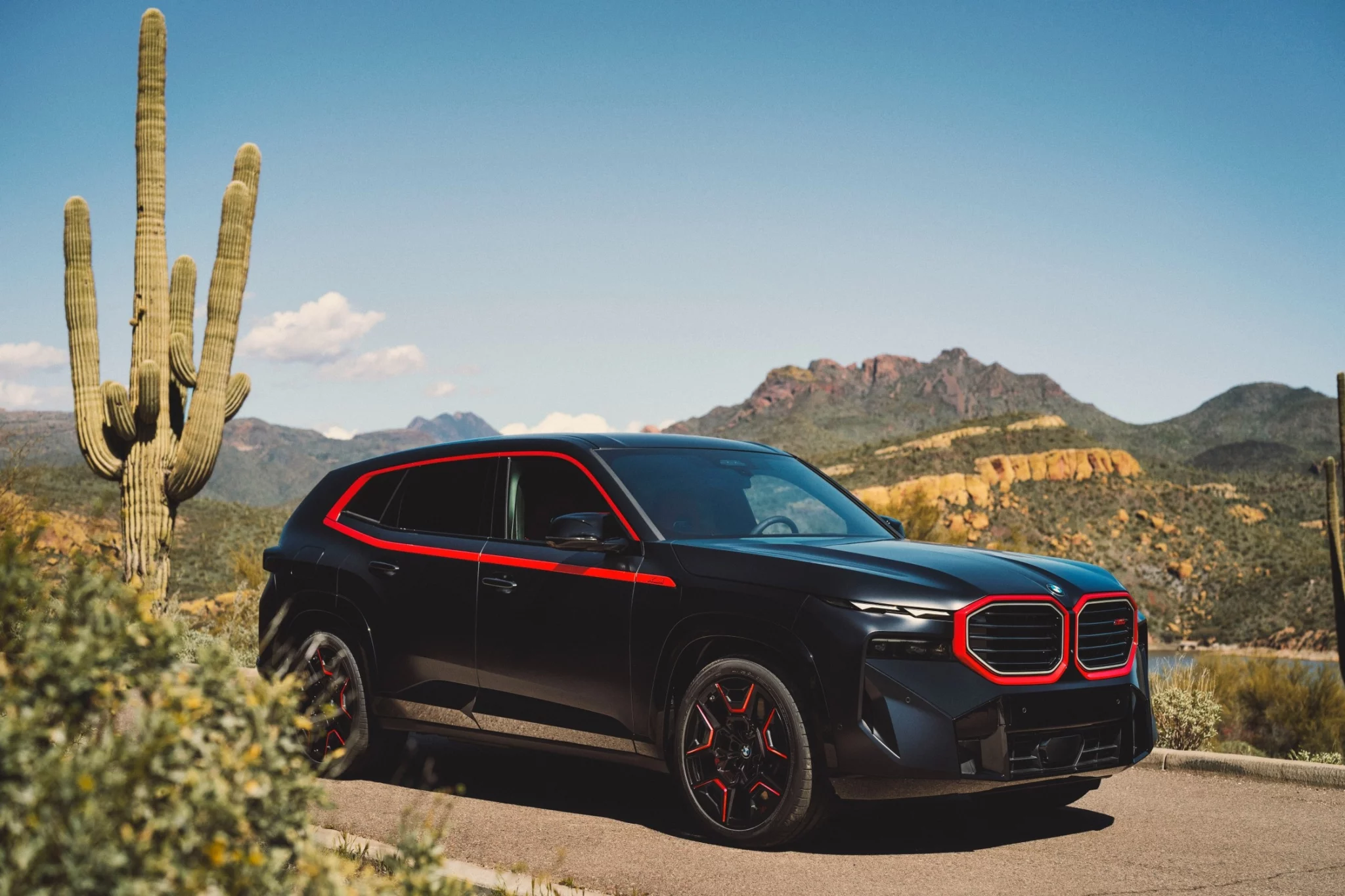 Frozen Carbon Black BMW XM