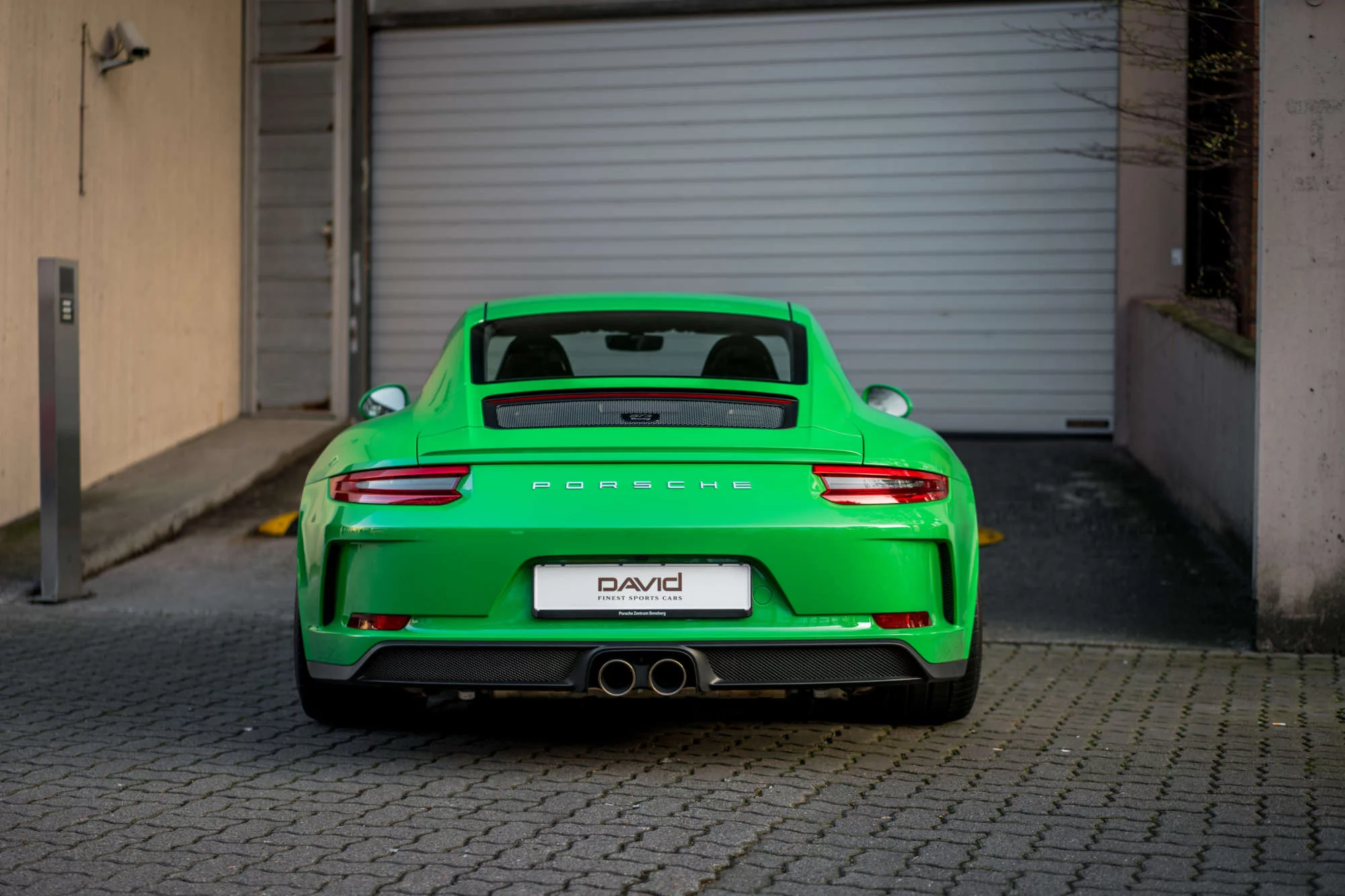 Pure Green Porsche 911 GT3